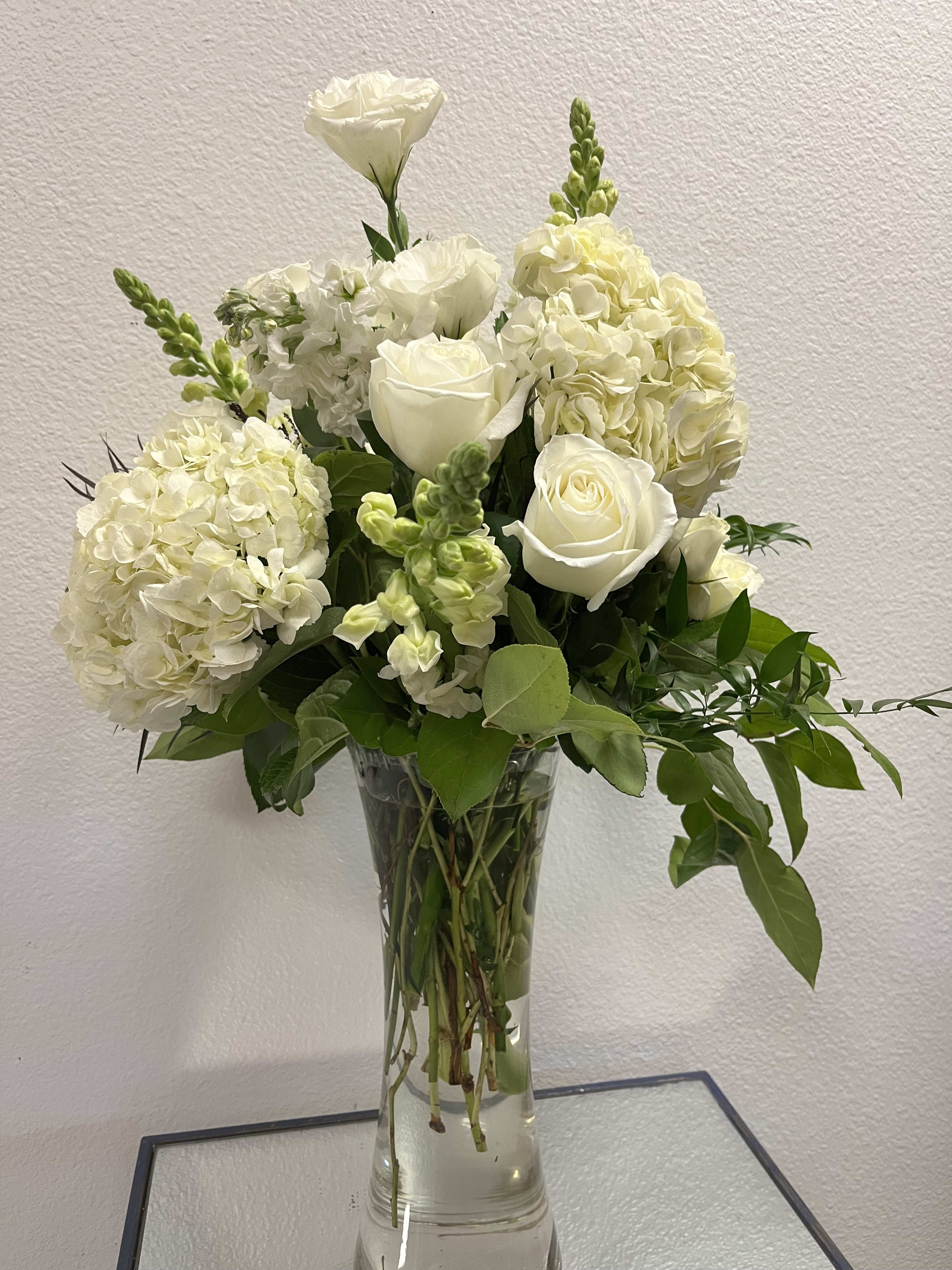 Blanco - big luxurious Arrangement for any occasion 