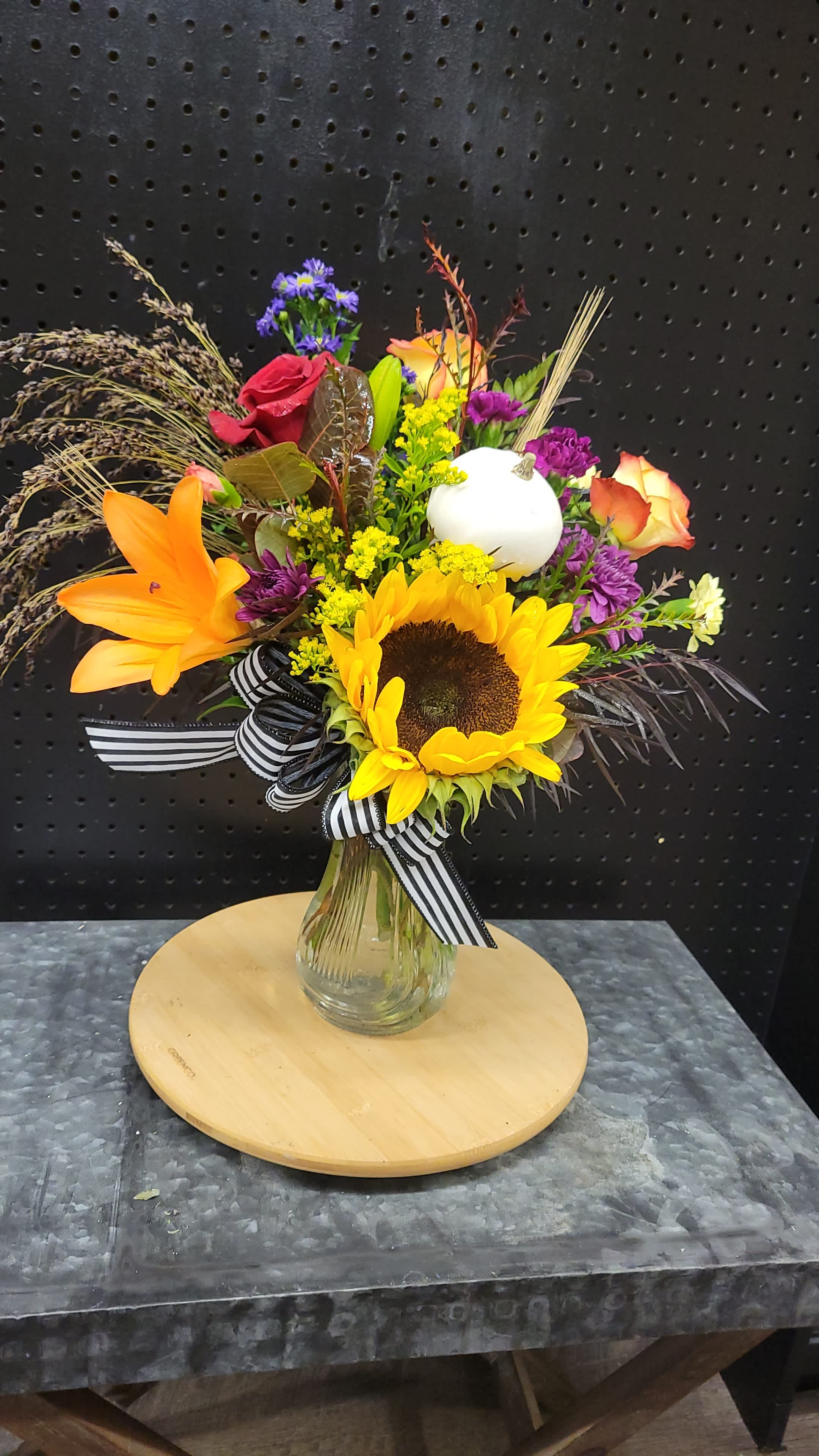 Fresh Fall Arrangment - Florist will design an arrangement based on what is available, in a vase.