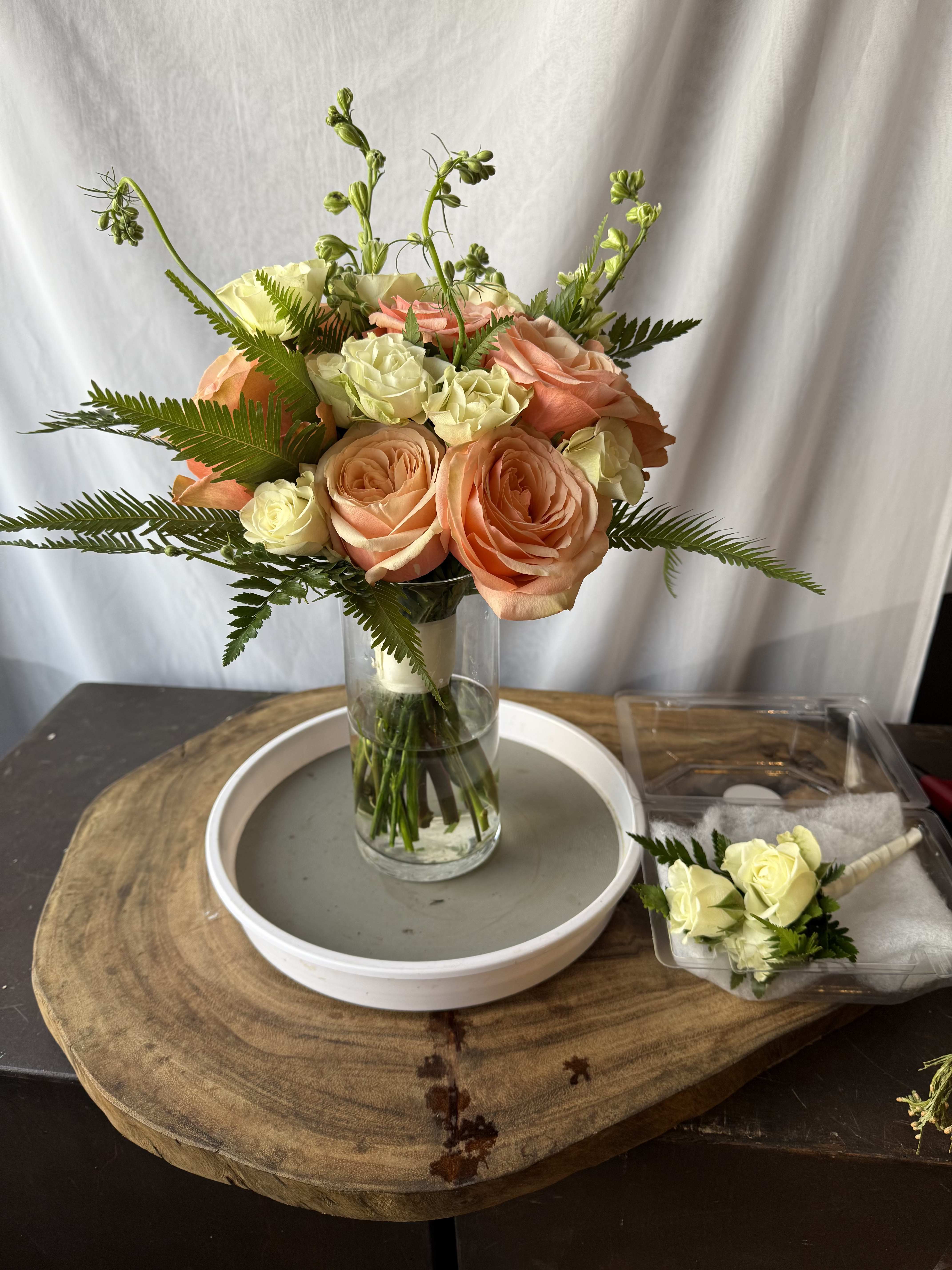 Bridal Bouquet and Matching Boutonnière  - Getting Married? No Flowers?  Color customizable Bridal Bouquet and Matching Boutonniere   All Florals Pending Market availability - We will Make flower substitutions for what is similar and market available.  The photo pictured is for inspiration for the designer to complement. 