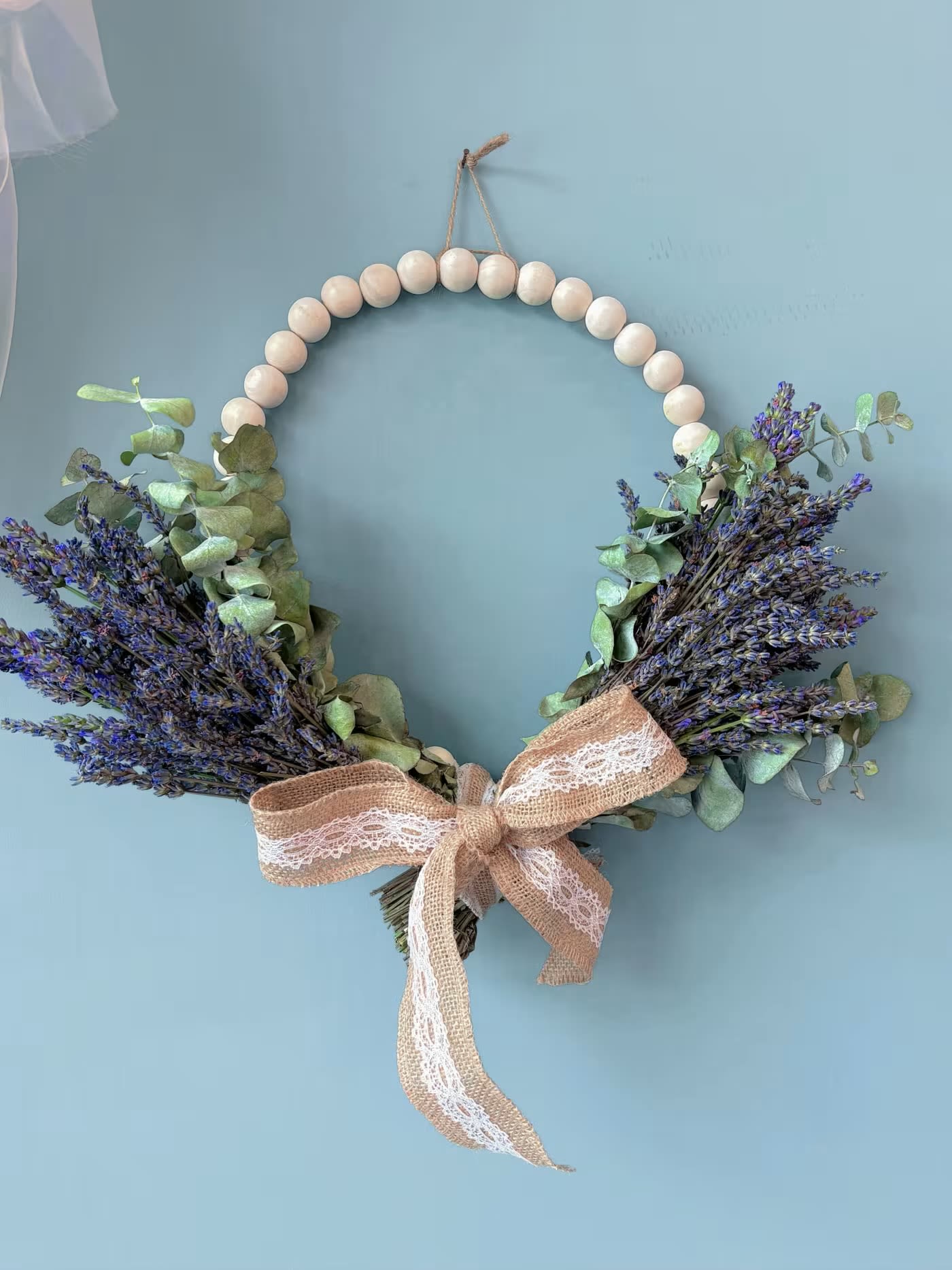 Aromatic English Lavender &amp; Eucalyptus Wreath (Summer Limited) - Aromatic English Lavender &amp; Eucalyptus Wreath  Celebrate the beauty of lavender season with this handcrafted wreath, made from fresh, handpicked English lavender grown on a local farm and finished with fragrant eucalyptus. Designed to dry beautifully, it brings a soft, natural fragrance and elegant touch to your home throughout the seasons.  Size: Approx. 50 cm Recommended for indoor use.  Perfect for: Summer housewarmings, cottage hosts, birthdays, thank you gifts, dinner parties, teachers, gardeners, and anyone who loves seasonal home décor.  Seasonal Availability: Available for a limited time during the summer lavender harvest, while supplies last.