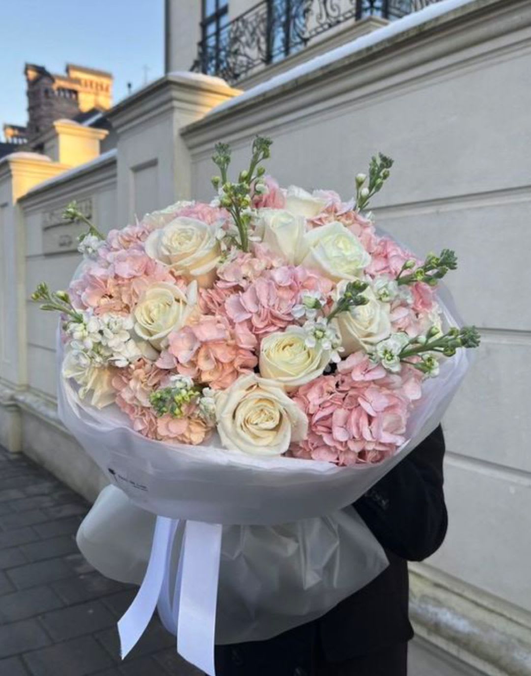 Charming Francine bouquet- Hydrengea,roses, mattiola - Gorgeous and big bouquet that looks like a cloud!