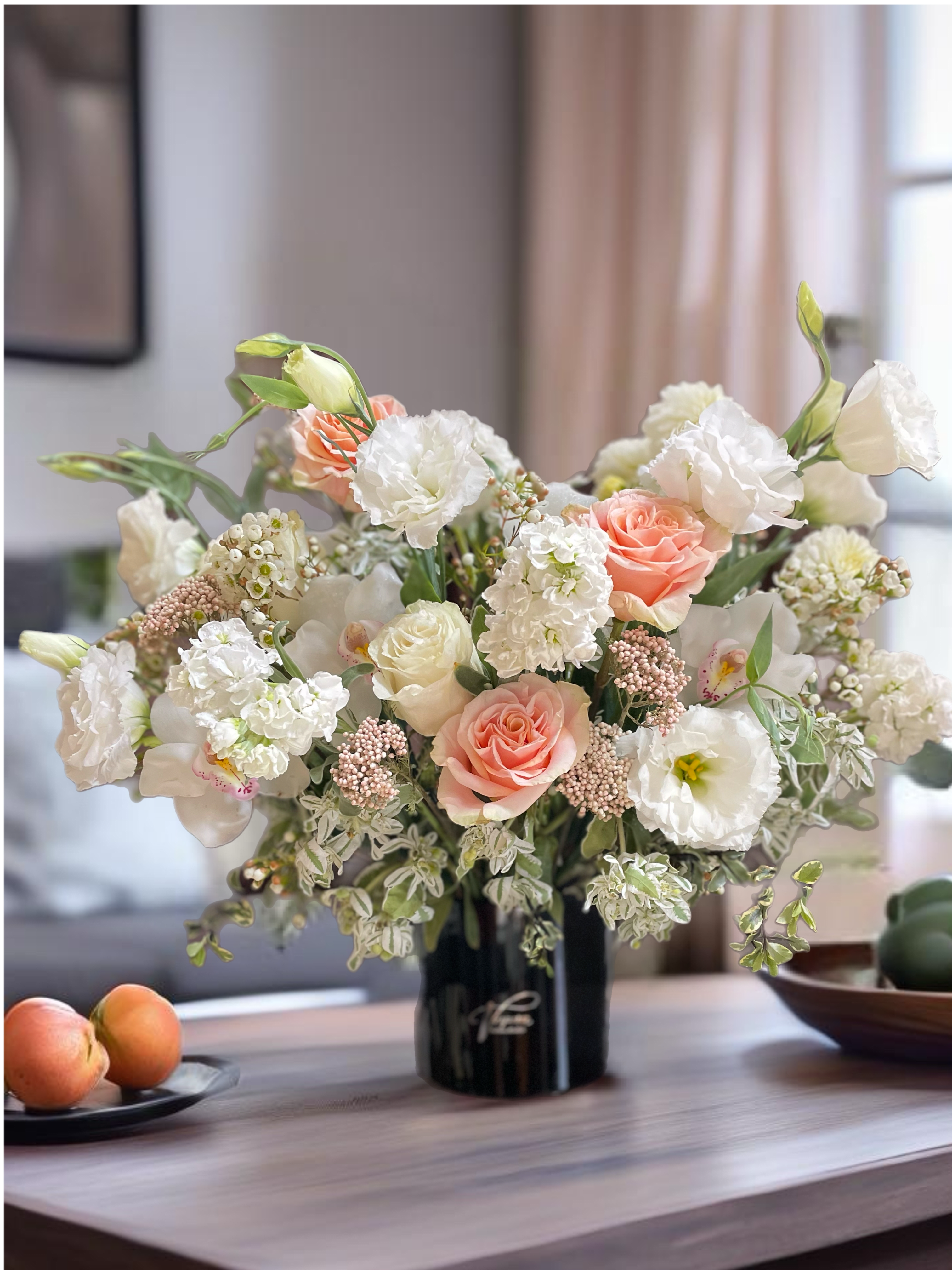 Gentle love !  - Delicate and elegant arrangement for someone who enjoys music, poetry, art, or just to say :“ You are beautiful!”