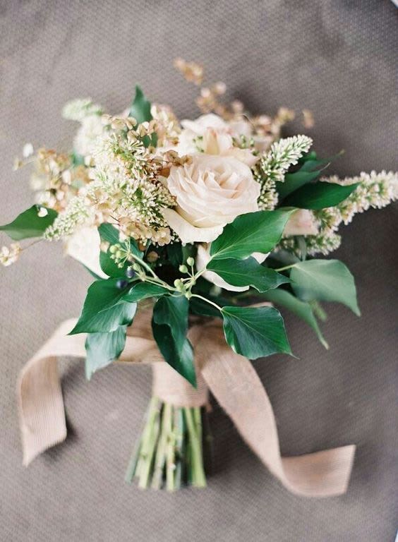 NOSEGAY - Small but make it stunning! A fresh mix of blooms styled to match your vibe (or your date’s), bringing just the right touch of elegance and edge to your prom fit.