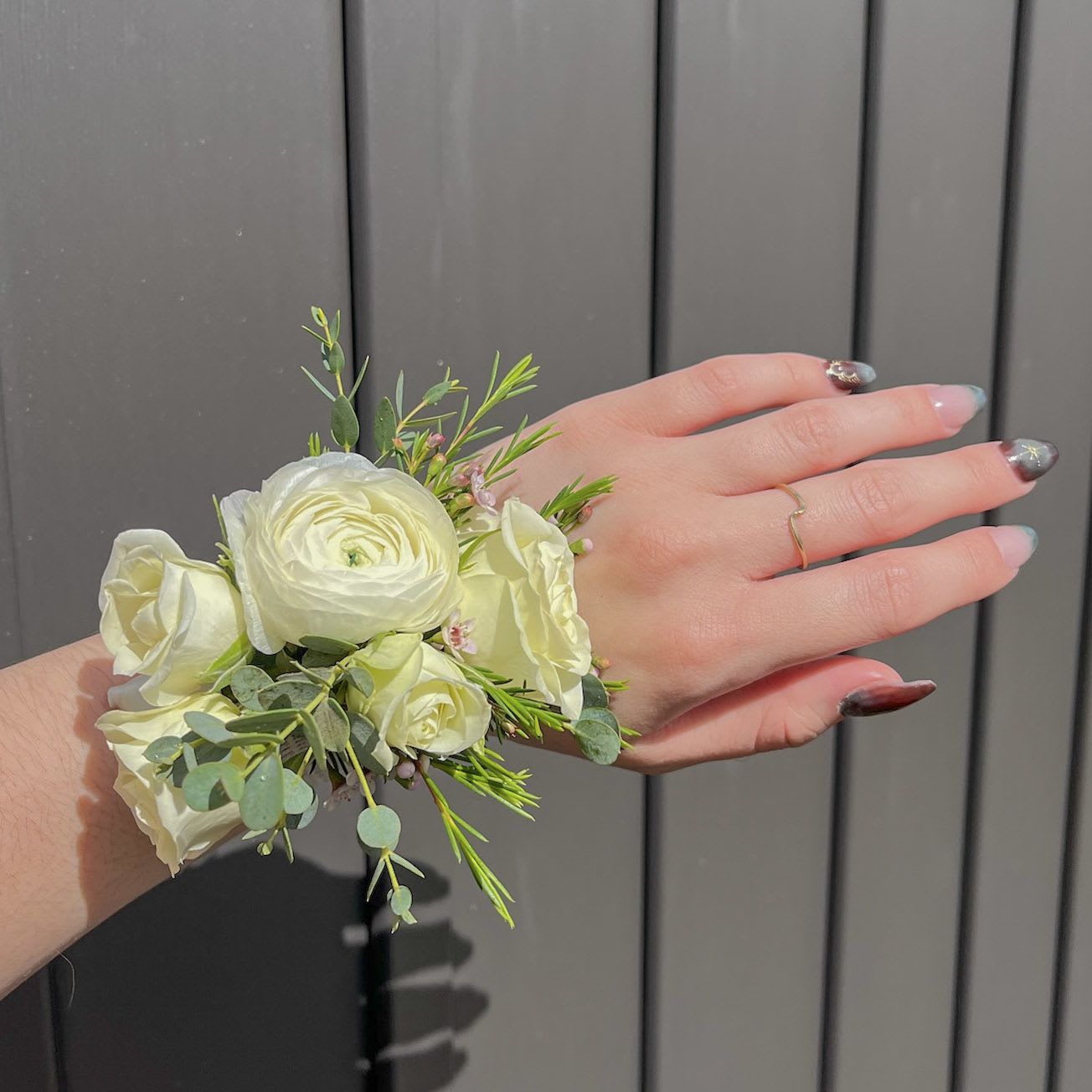 Wrist Corsage - Wrist corsage on elastic band. Please specify preferred focal color and/or accent color. Otherwise, we will default to beautiful neutrals. Perfect for prom and other special occasions.