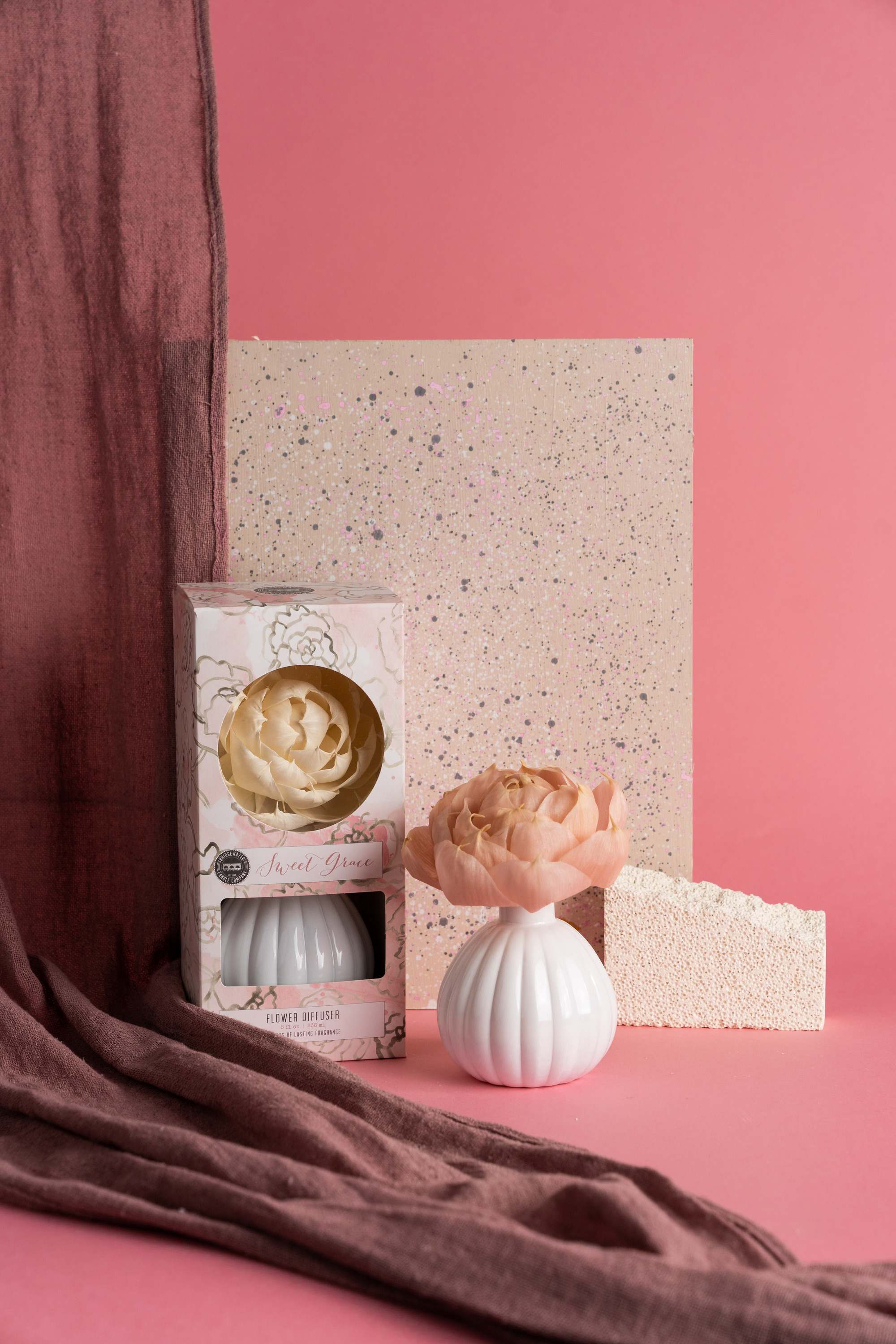 Sweet Grace fragrance flower - Sweet Grace is in season all year long with a flower fragrance diffuser!! Enjoy the fragrance of Sweet Grace as well as the beauty of a flower as it turns pink and blooms over the course of 60 days.