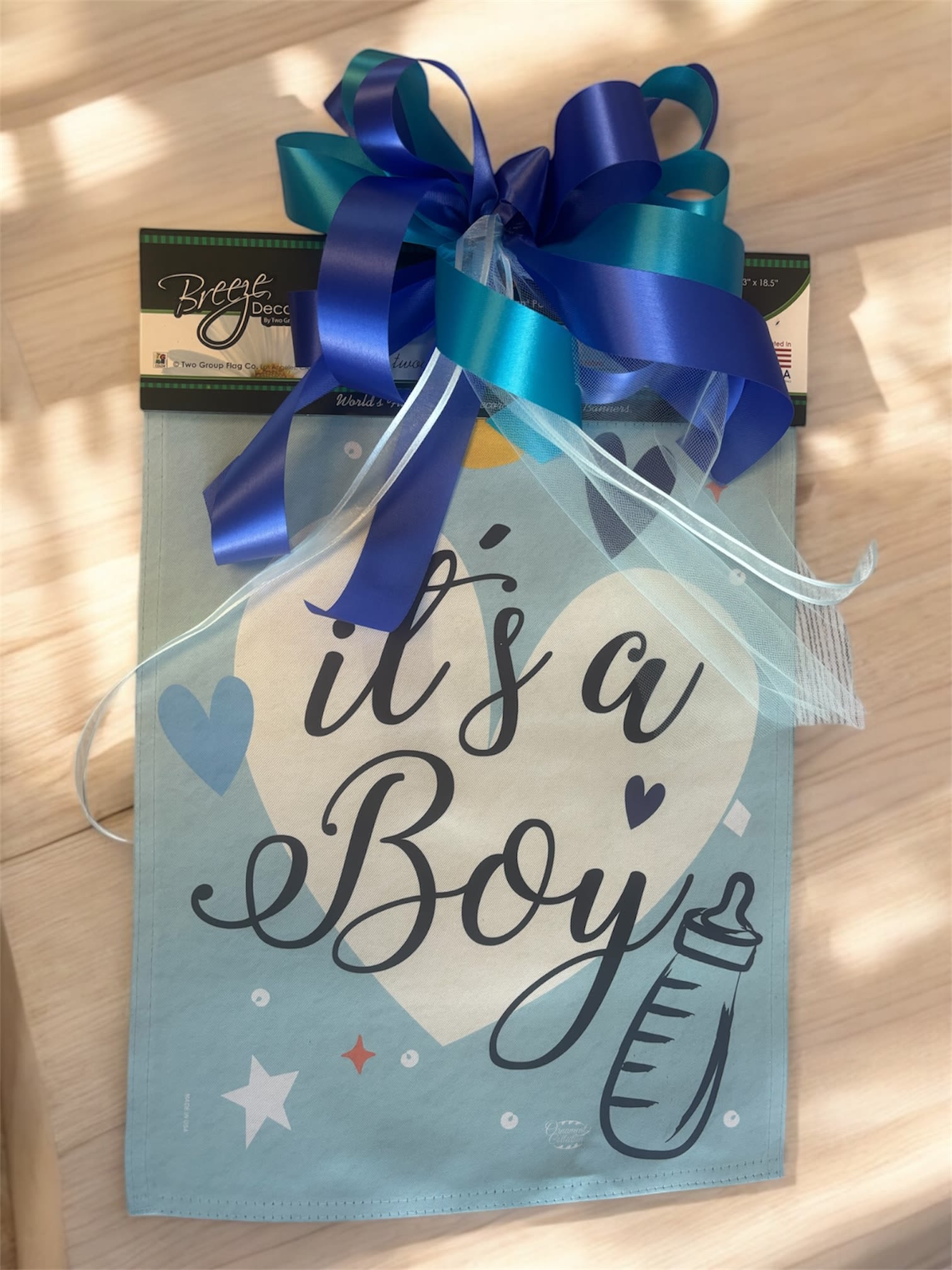 Its a Boy! - Garden Flag / Door hanger. An adorable and thoughtful keepsake to announce the new arrival. Gift set comes with garden flag and bow, choose deluxe to add It's a Boy mylar balloons!
