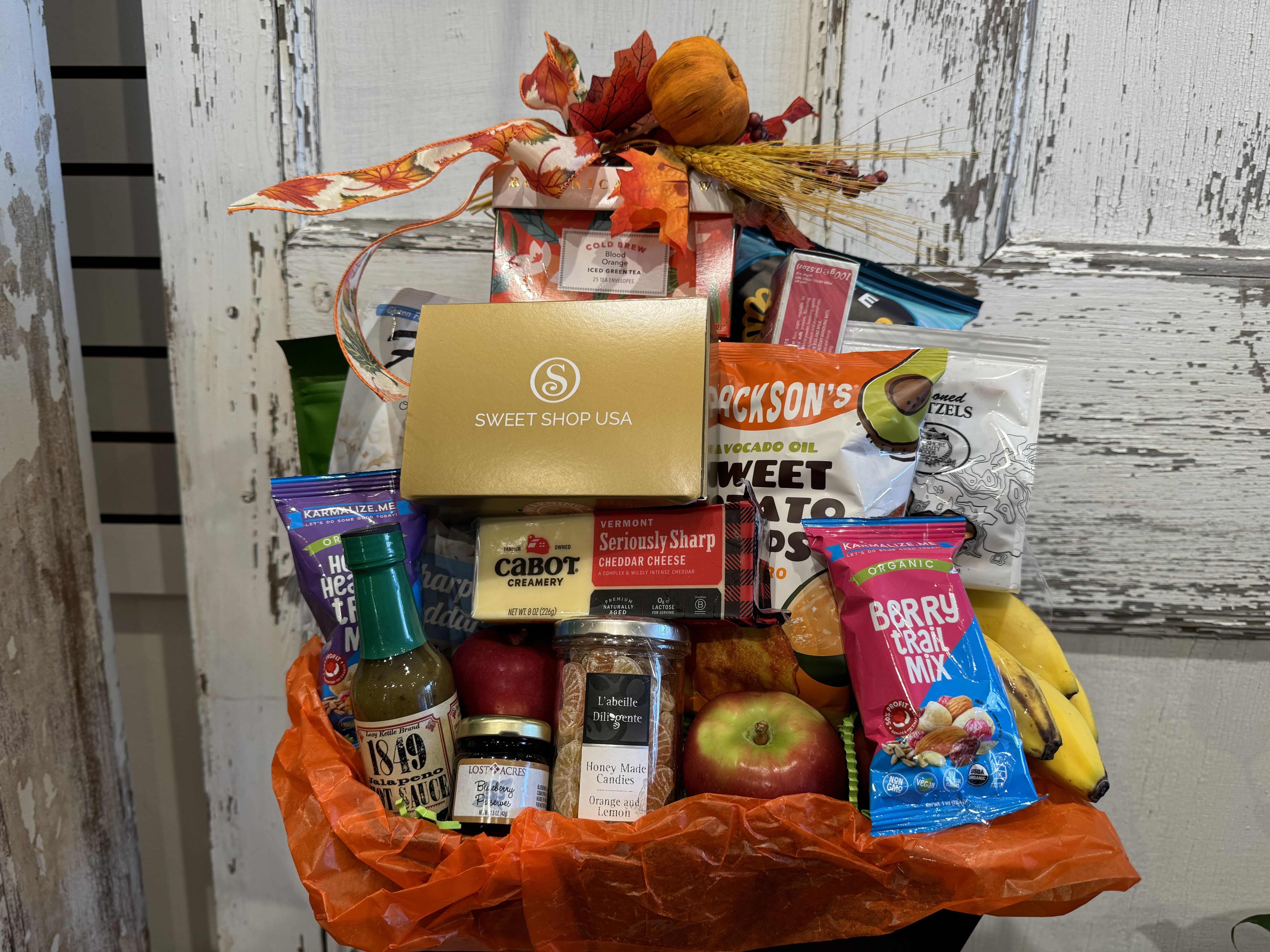 Gourmet Basket - Goodies/ food products - products change seasonally.