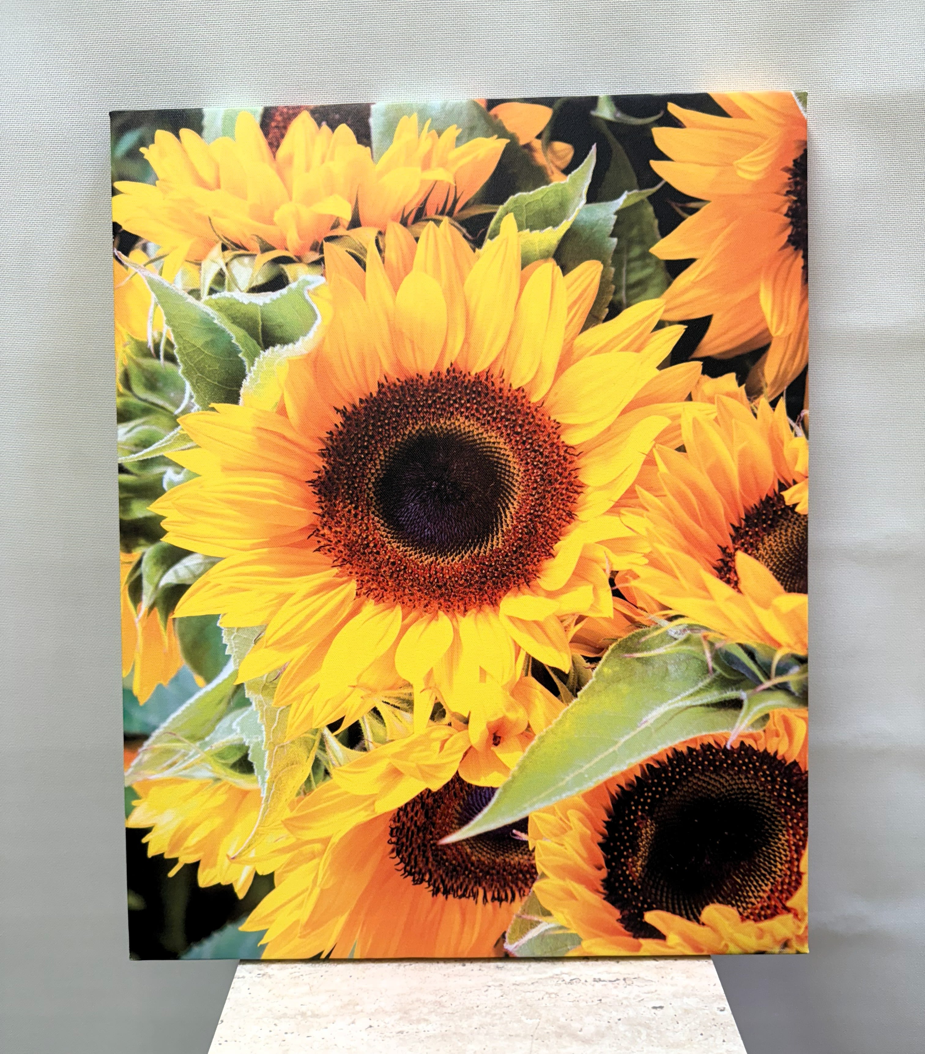 Sunflower bouquet with bright yellow petals and dark centers