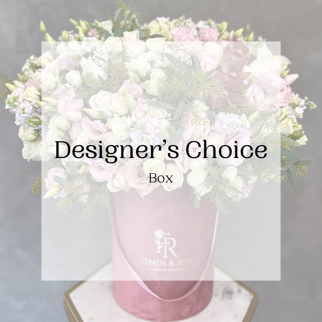 Large pastel bouquet in a pink hat box