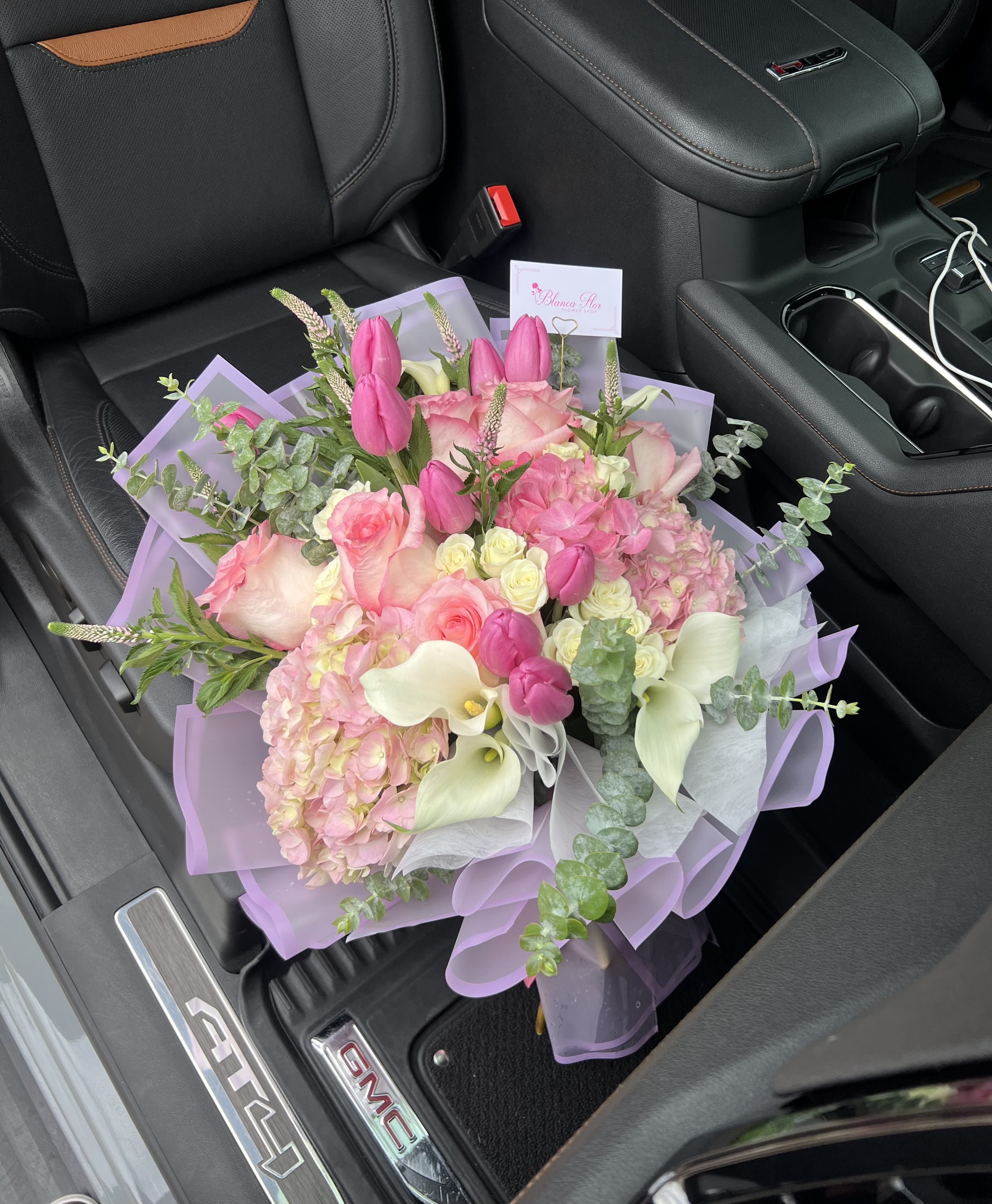 Pink Daydream Bouquet - A beautifully curated bouquet designed to brighten any moment. Crafted with premium blooms it embodies elegance and radiates joy, making it a stunning statement piece for any occasion or a luxurious gift for someone special! 