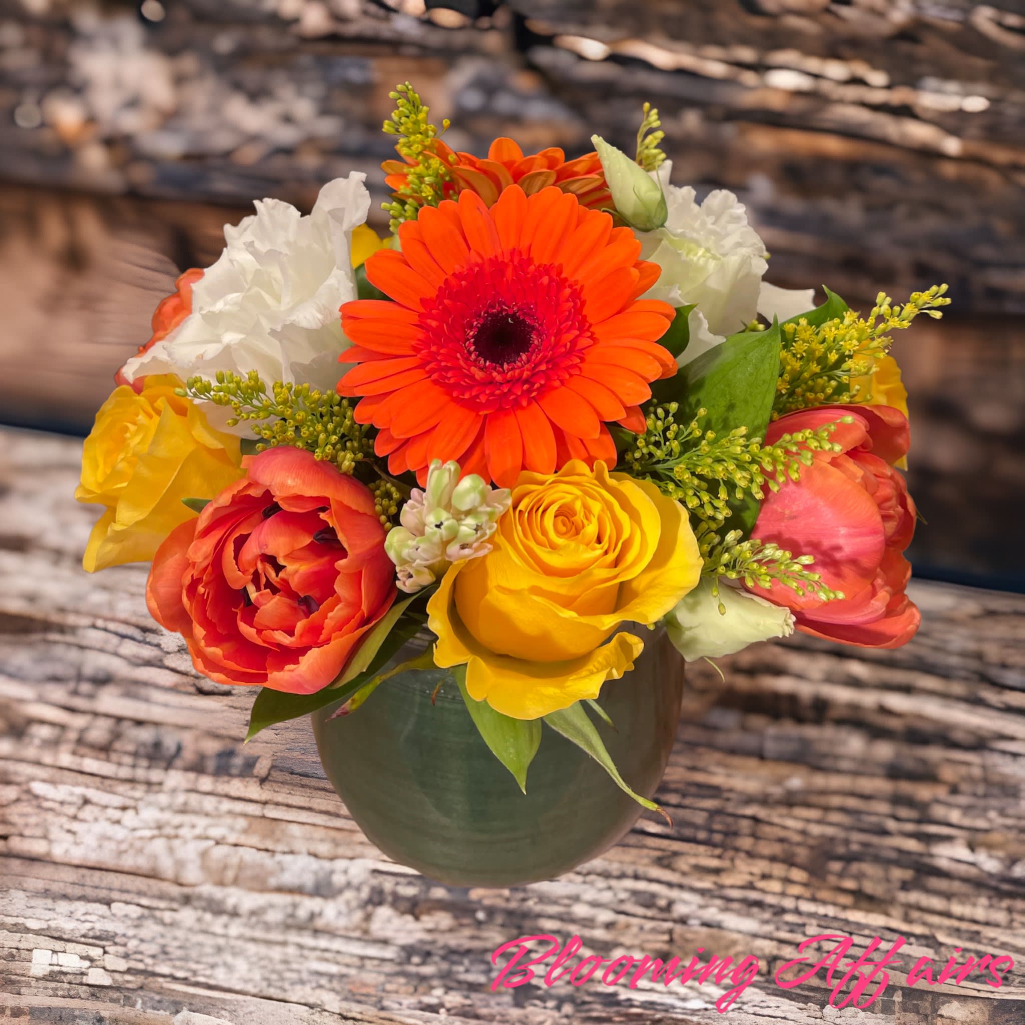 Bloom8877 | Send Flowers to Soho Manhattan NYC NY same day Delivery - Bloom8877 has roses, tulips and gerbera daisies in a vase