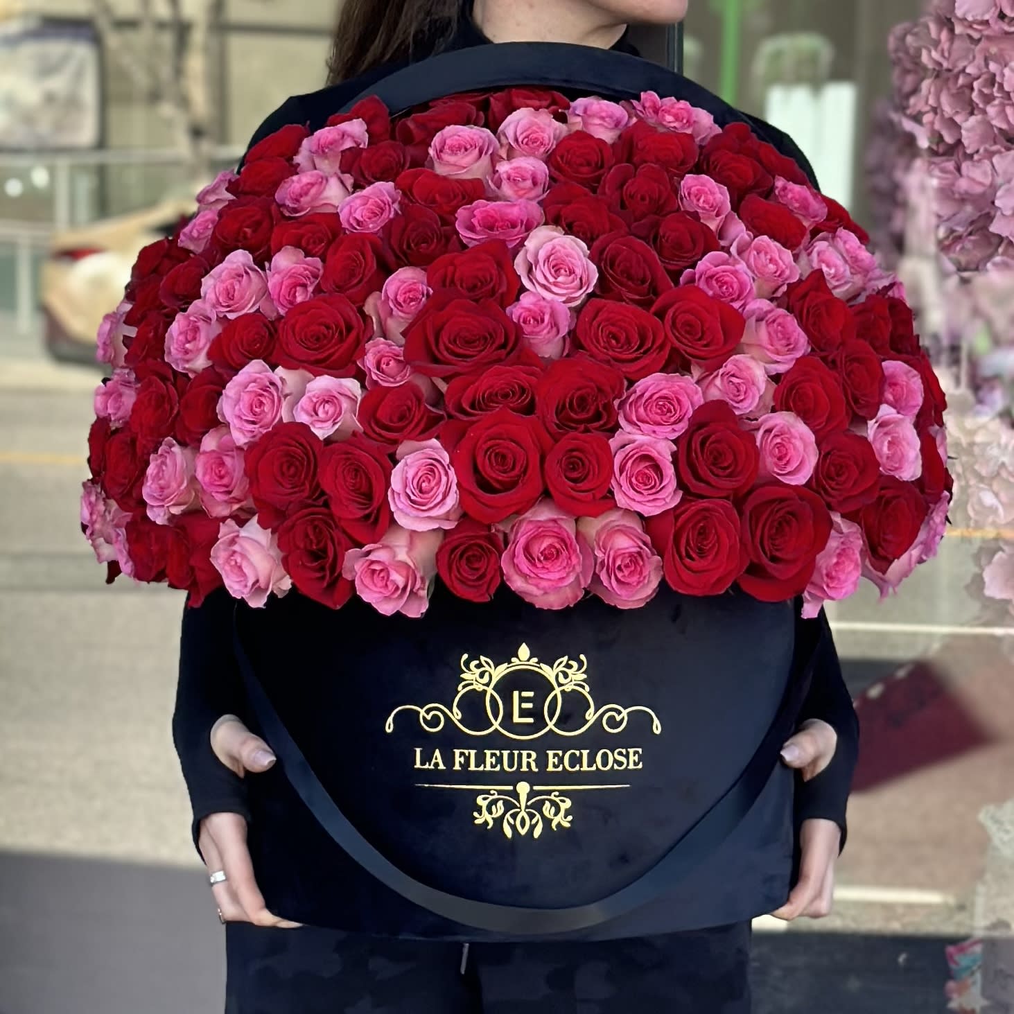 100 Reasons Why I Love You V - 100 fresh roses in a black velvet signature box