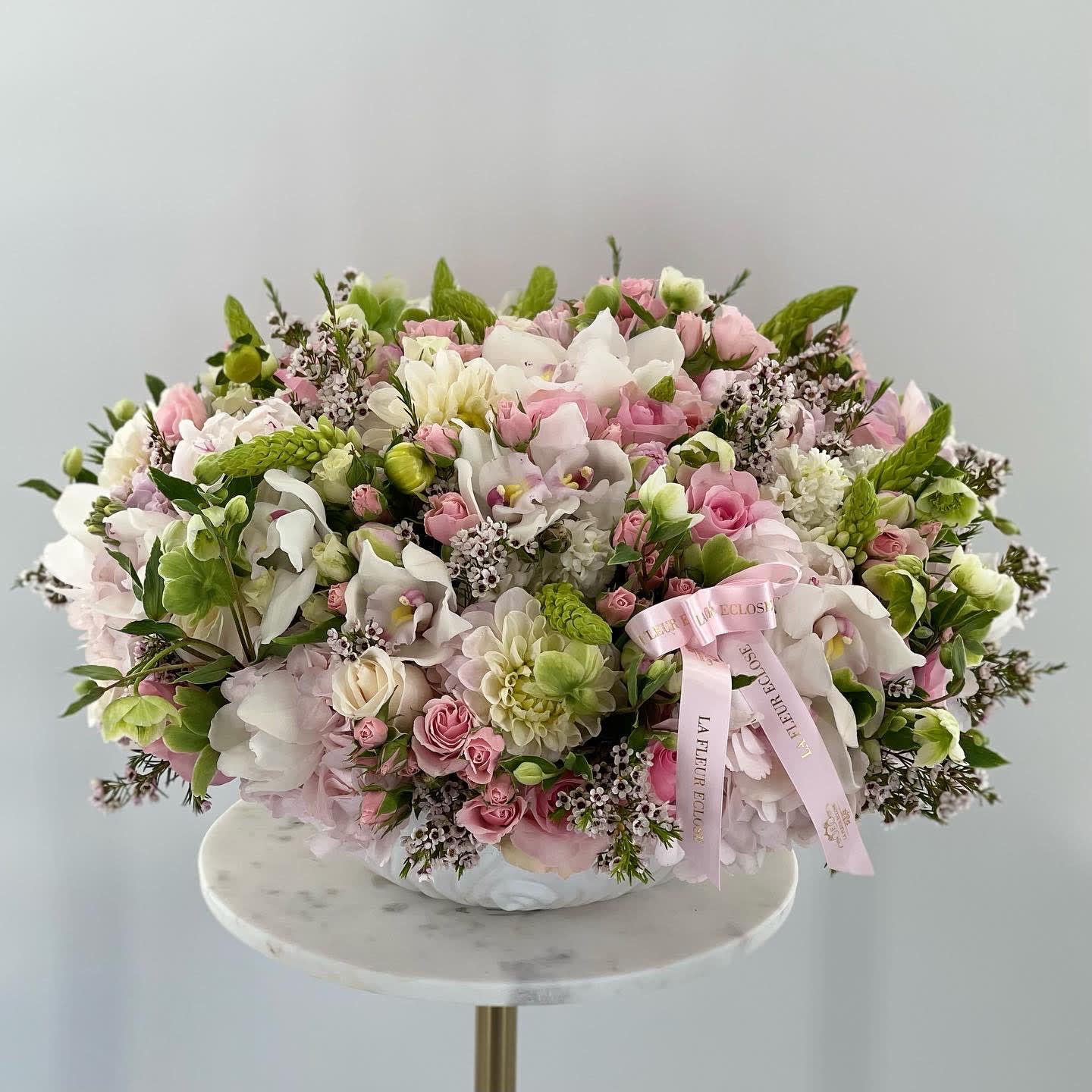For the love of my life V  - Vase with the premium flowers  Standard- as you see on the picture  Deluxe - it is going to be bigger  Premium - giant arrangement with premium flowers 