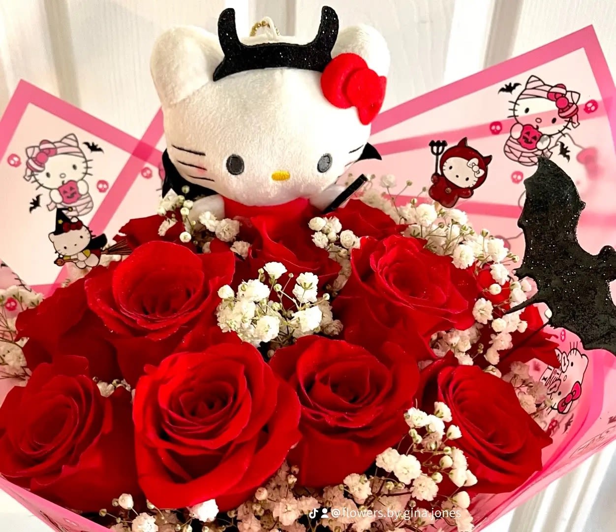 Hello Kitty Halloween - Dz red roses, Hello Kitty Wrap, Hello Kitty Plush key chain, and lapel pins