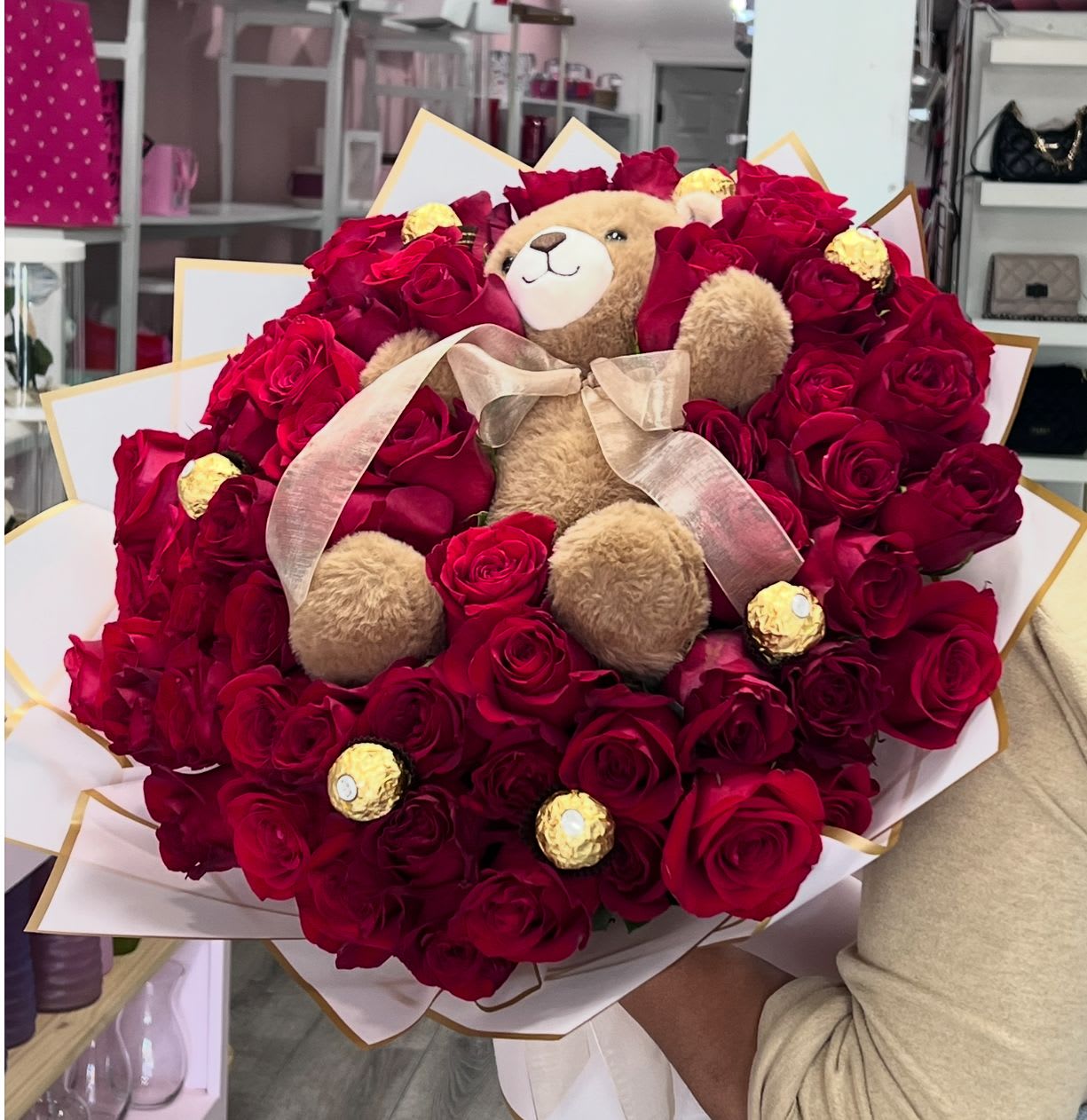 Roses and Teddy Bear. - A bouquet of red roses with a teddy bear in the middle and chocolates – a perfect complement (Standard 30 stem of roses ,Deluxe 60 stems of roses ,Premium 80 stems of roses) free banner pls Special links Order notes Choose which banner you would like: "I Love You," "My Love," "Happy Birthday," "Happy Anniversary," "I'm Sorry, My Love" or in Spanish “ Te Amo” “Mi Amor “ “Feliz Cumpleaños “ “Feliz Aniversario “ “Lo Siento Amor” 