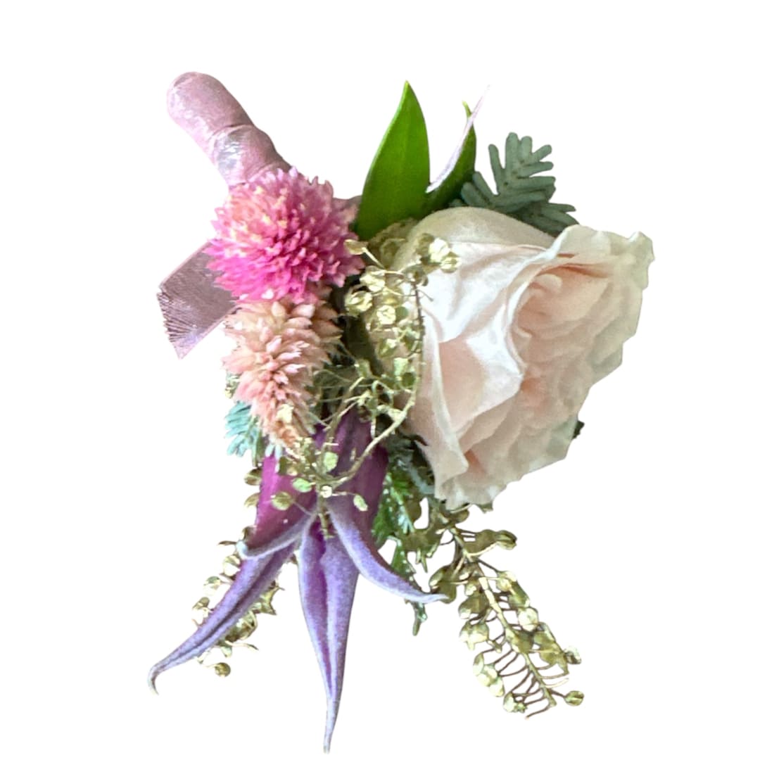 Small boutonniere with a pale rose and pink-purple flowers
