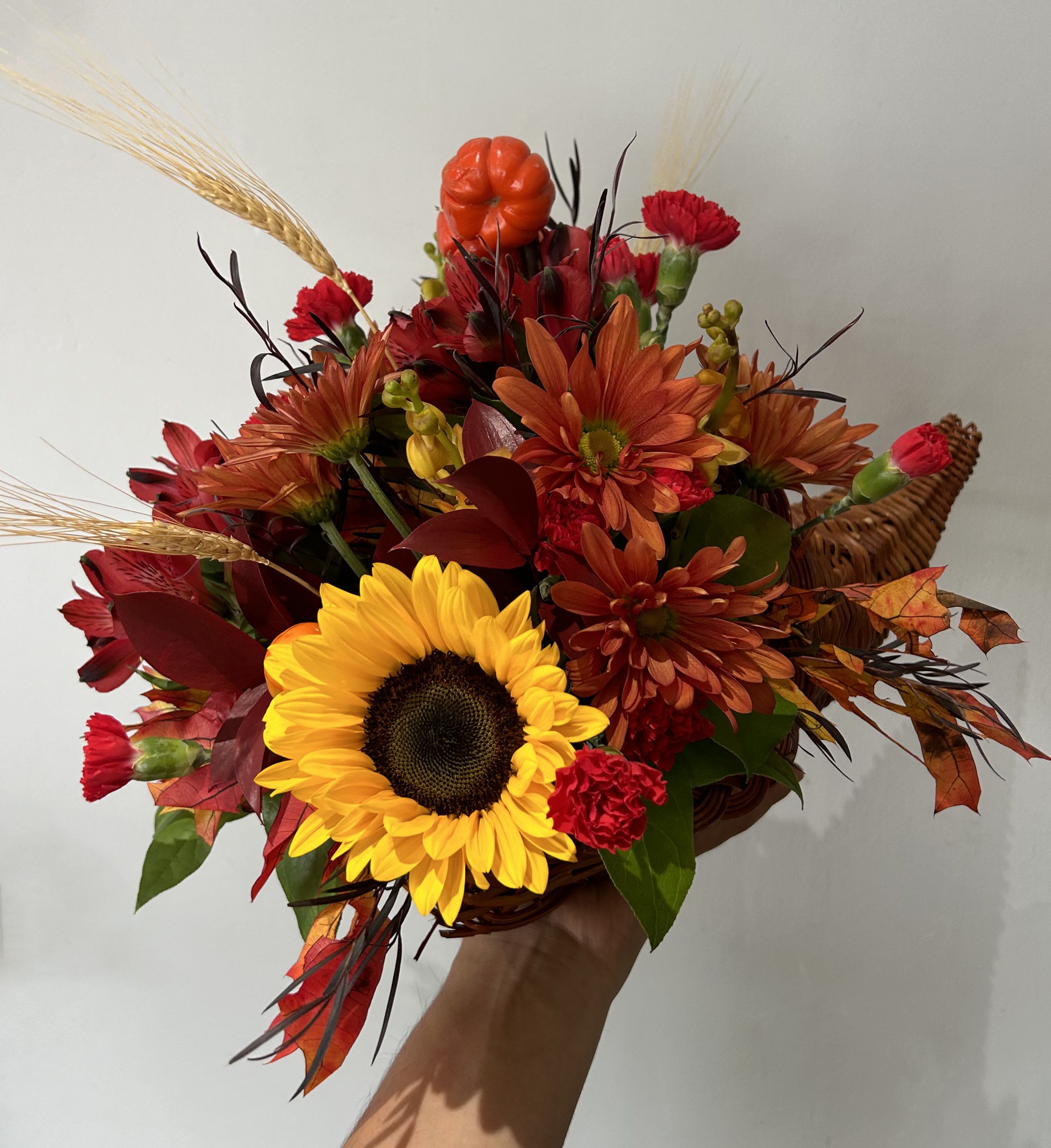 Mini Cornucopia - Small cornucopia with seasonal autumn flowers
