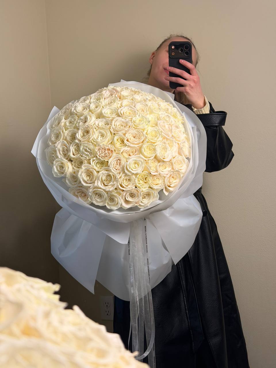 ​Luxurious Bouquet of 70 White Roses Playa Blanca