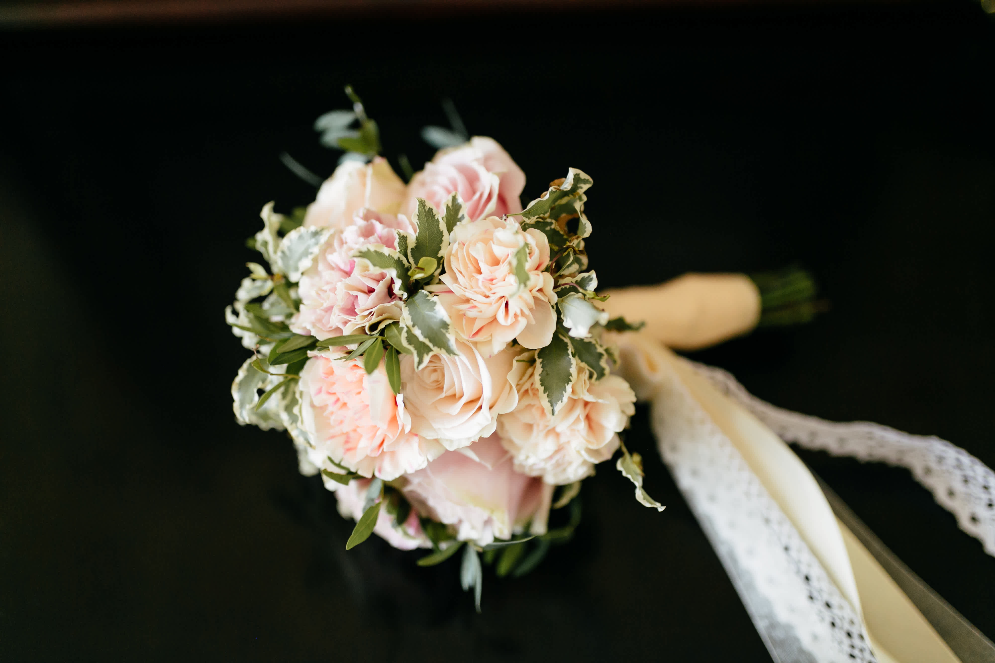 How to Make a Beautiful Wedding Flower Bouquet