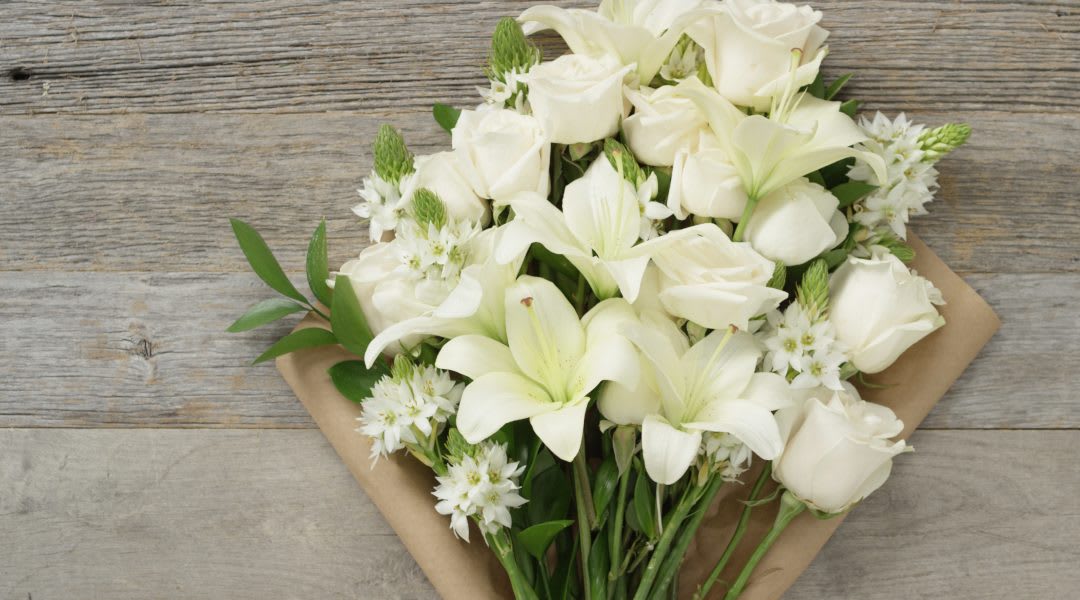 What Flowers to Send for Sympathy and Comfort