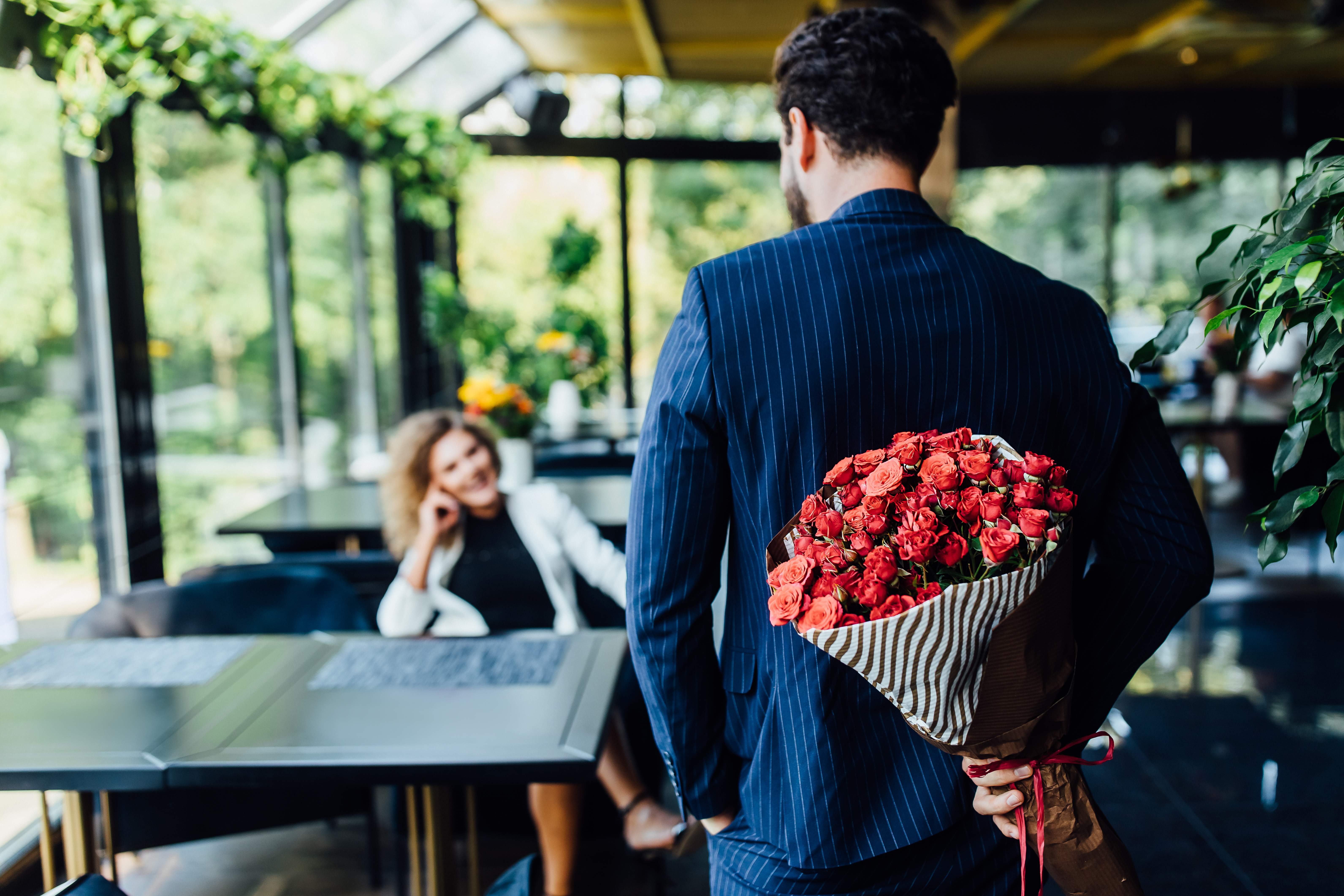 What Flowers Are Popular for Proposal Arrangements