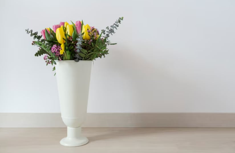 How to Arrange Flowers in a Tall Vase
