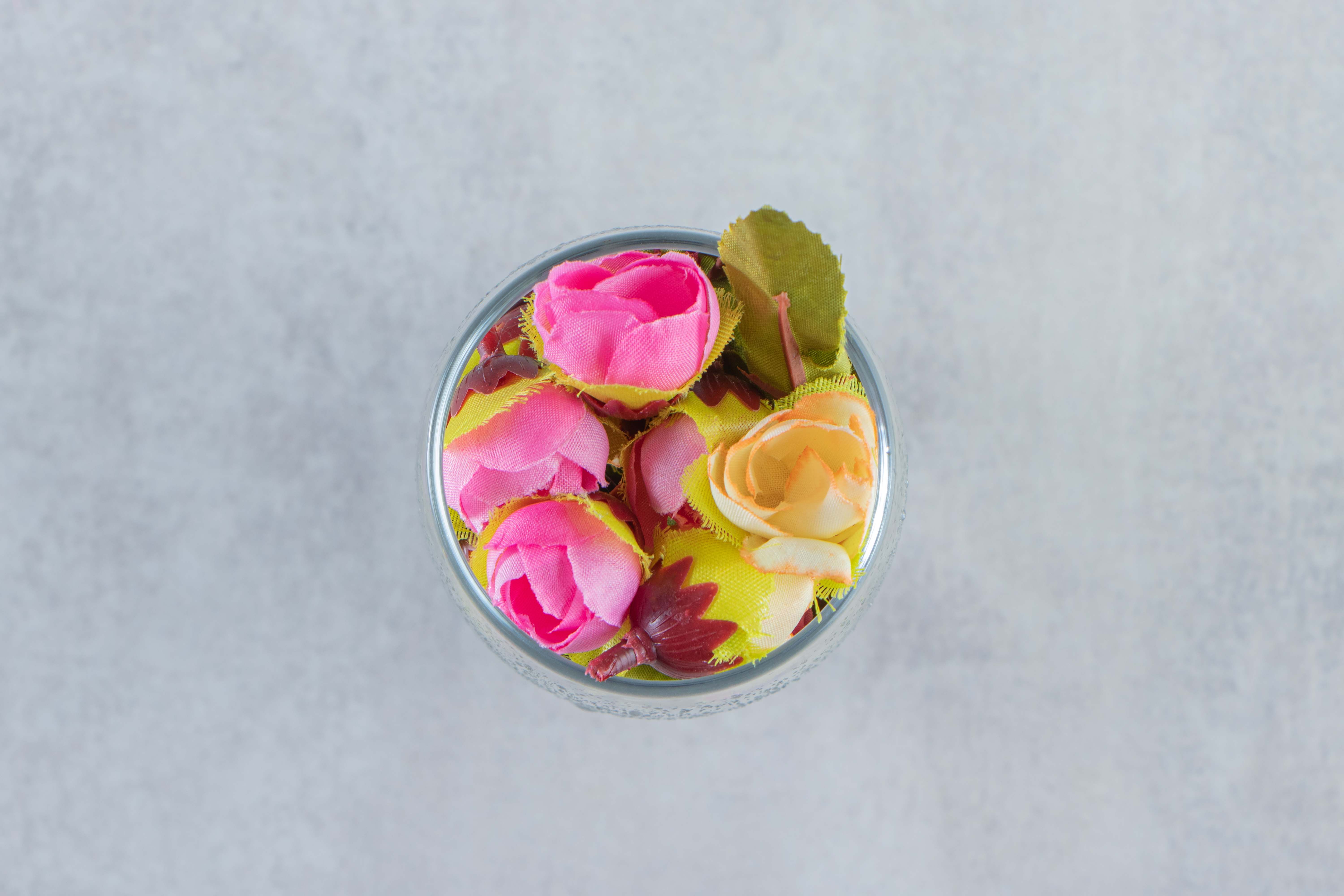 Discover How to Make a Floating Flower Arrangement