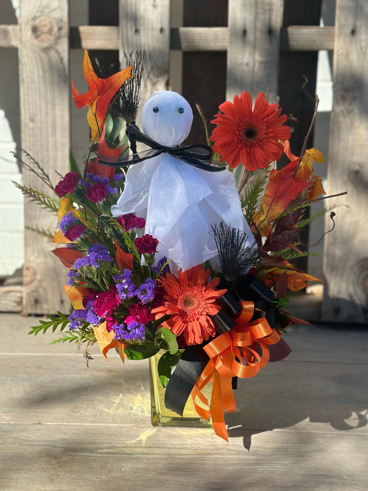 A Friendly Little Fright:Our Halloween Ghost Bouquet