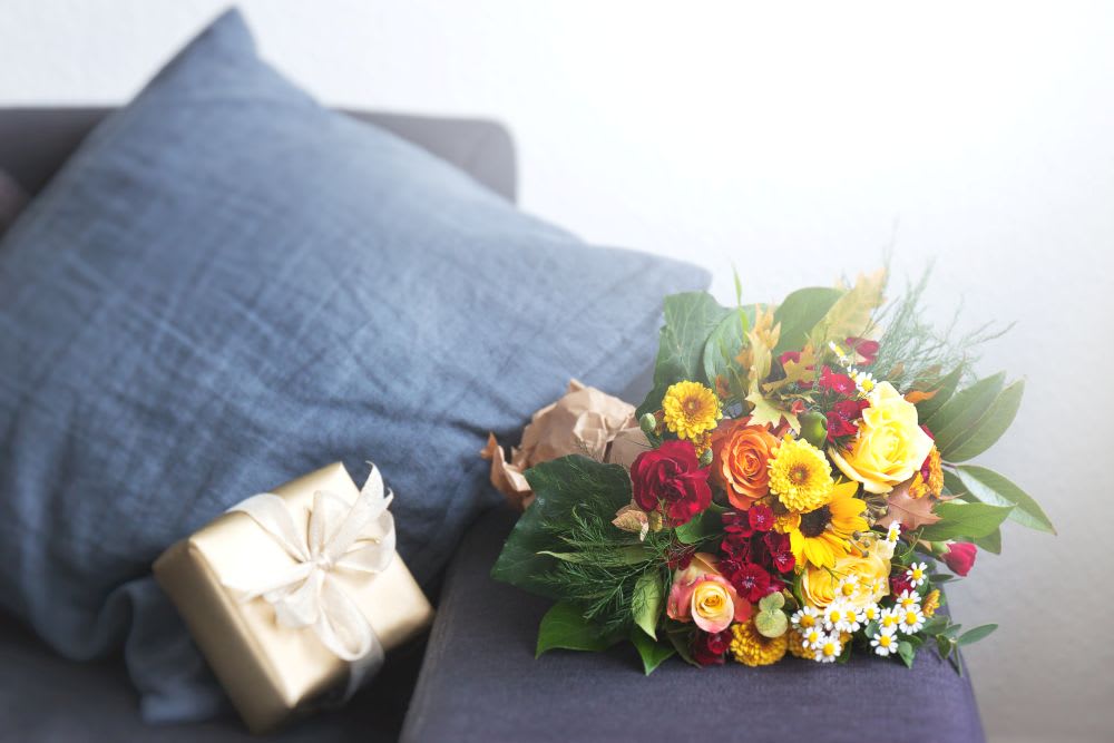 Traditional Vs Modern Anniversary Flower Guide