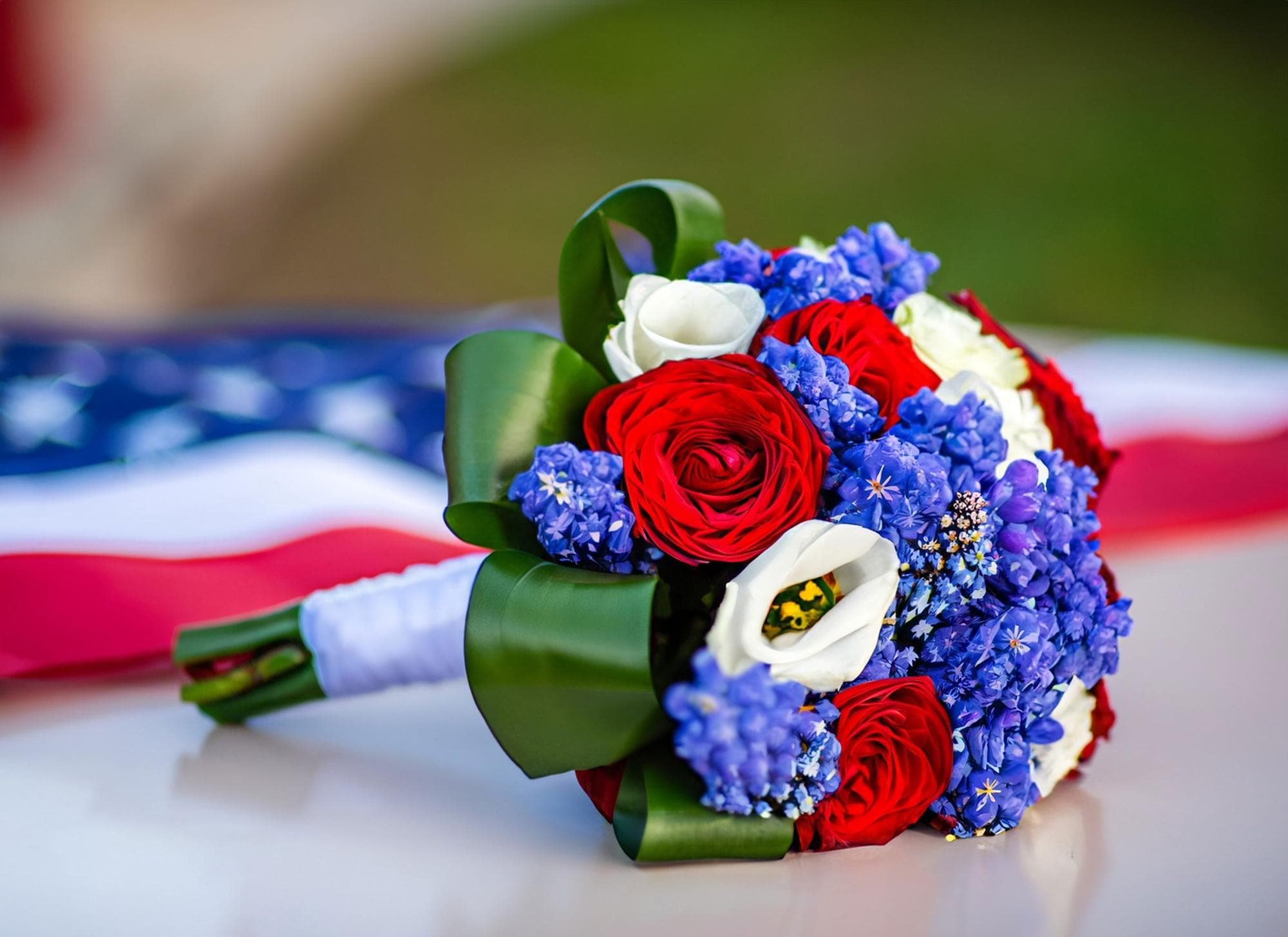 Choosing the Right Flowers for Independence Day in Katy
