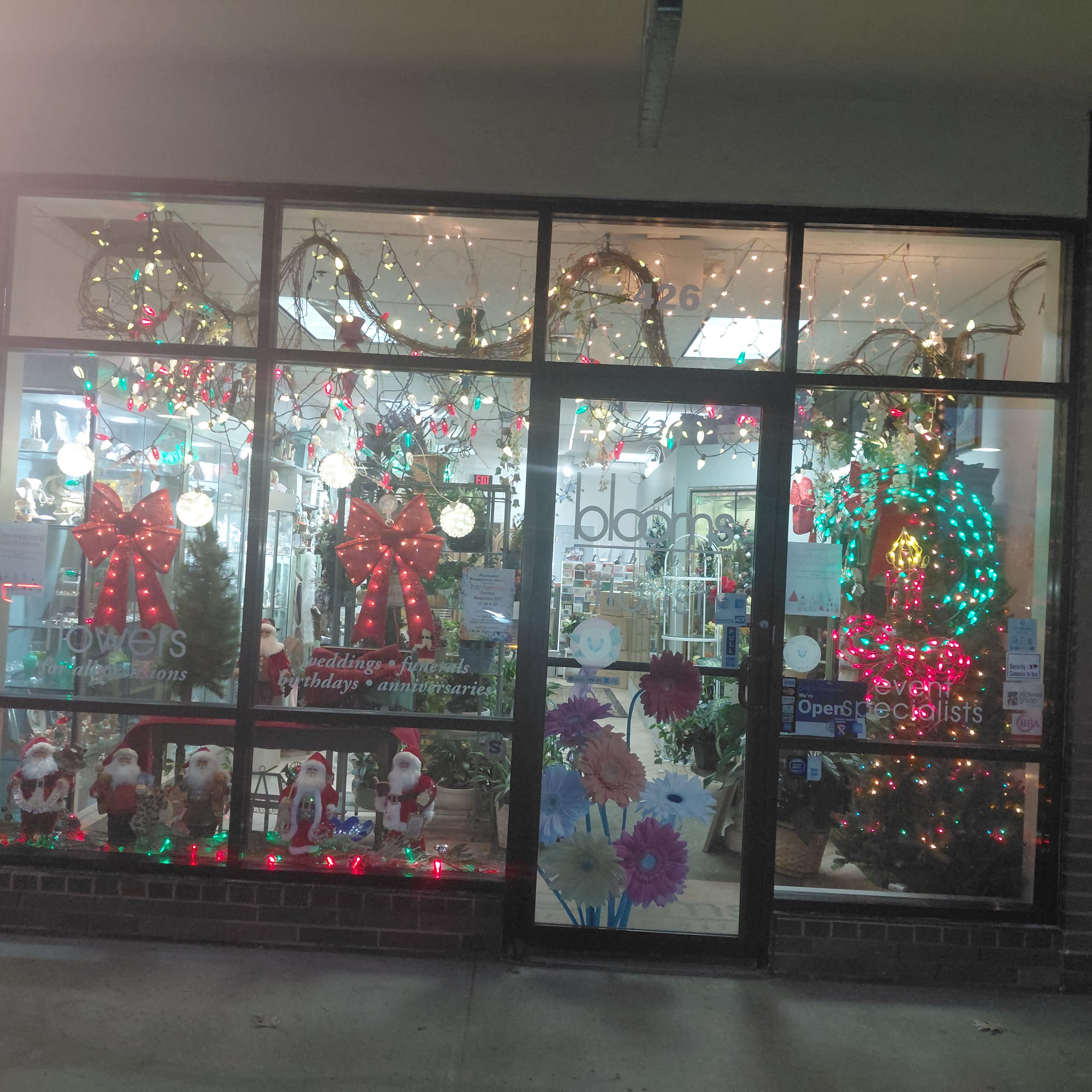 Blooms Store Flowers & Gifts