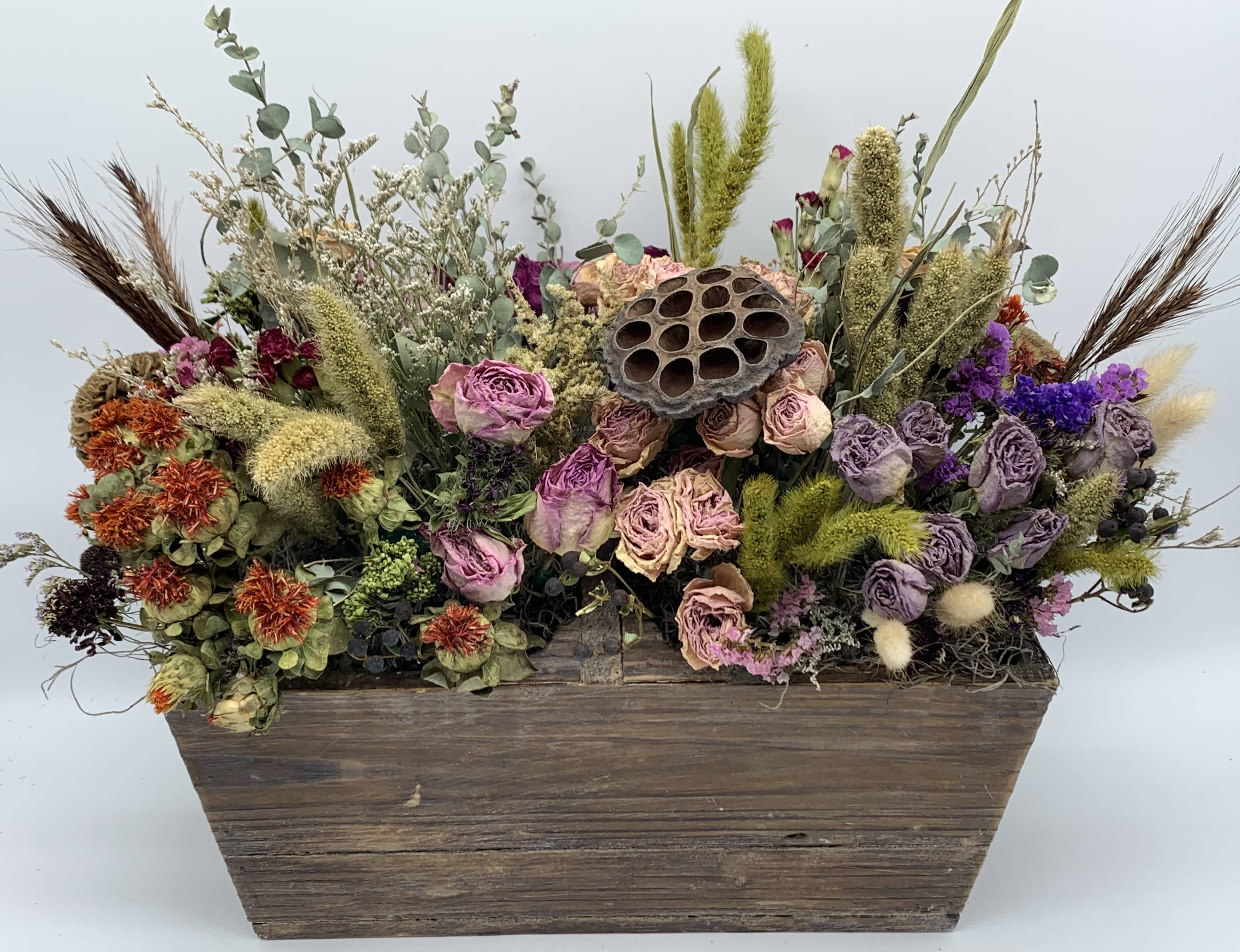 DRIED FLOWERS MAKE BEAUTIFUL HOME DECOR COMEBACK
