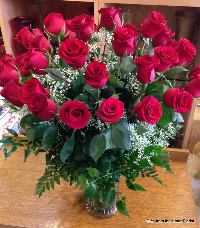 Christmas Flowers delivered in North Babylon NY