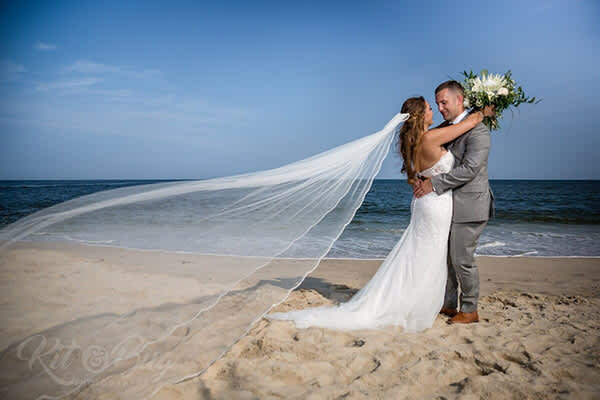 Wedding Flower Ideas for a Beach Wedding