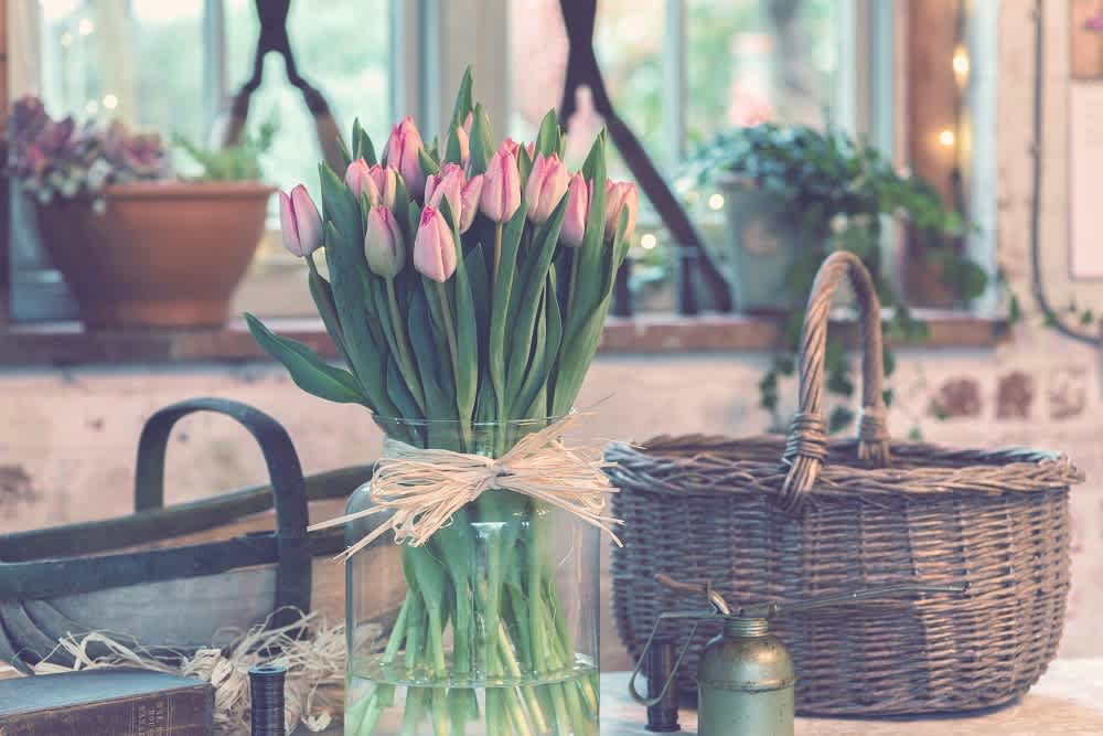 5 Creative Ways to Decorate Your Home with Flowers