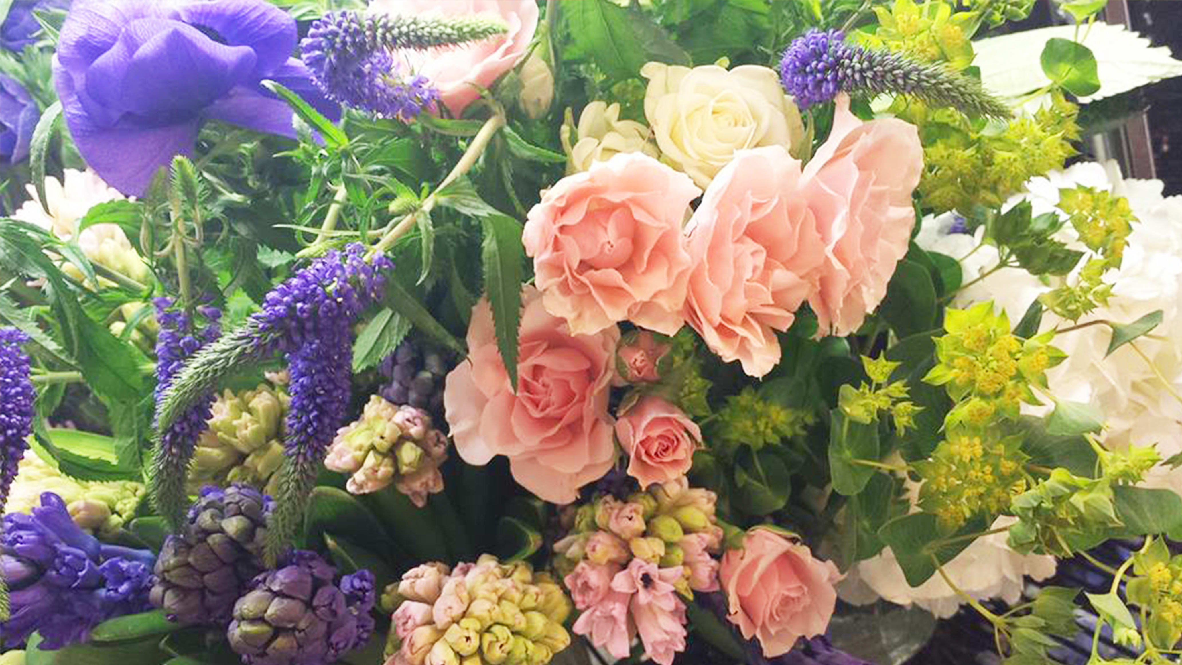 Litchfield Florist Flower Delivery by Flowers of Distinction