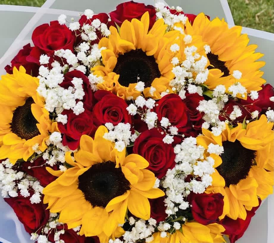 Lakewood's Best Flowers and Shop 