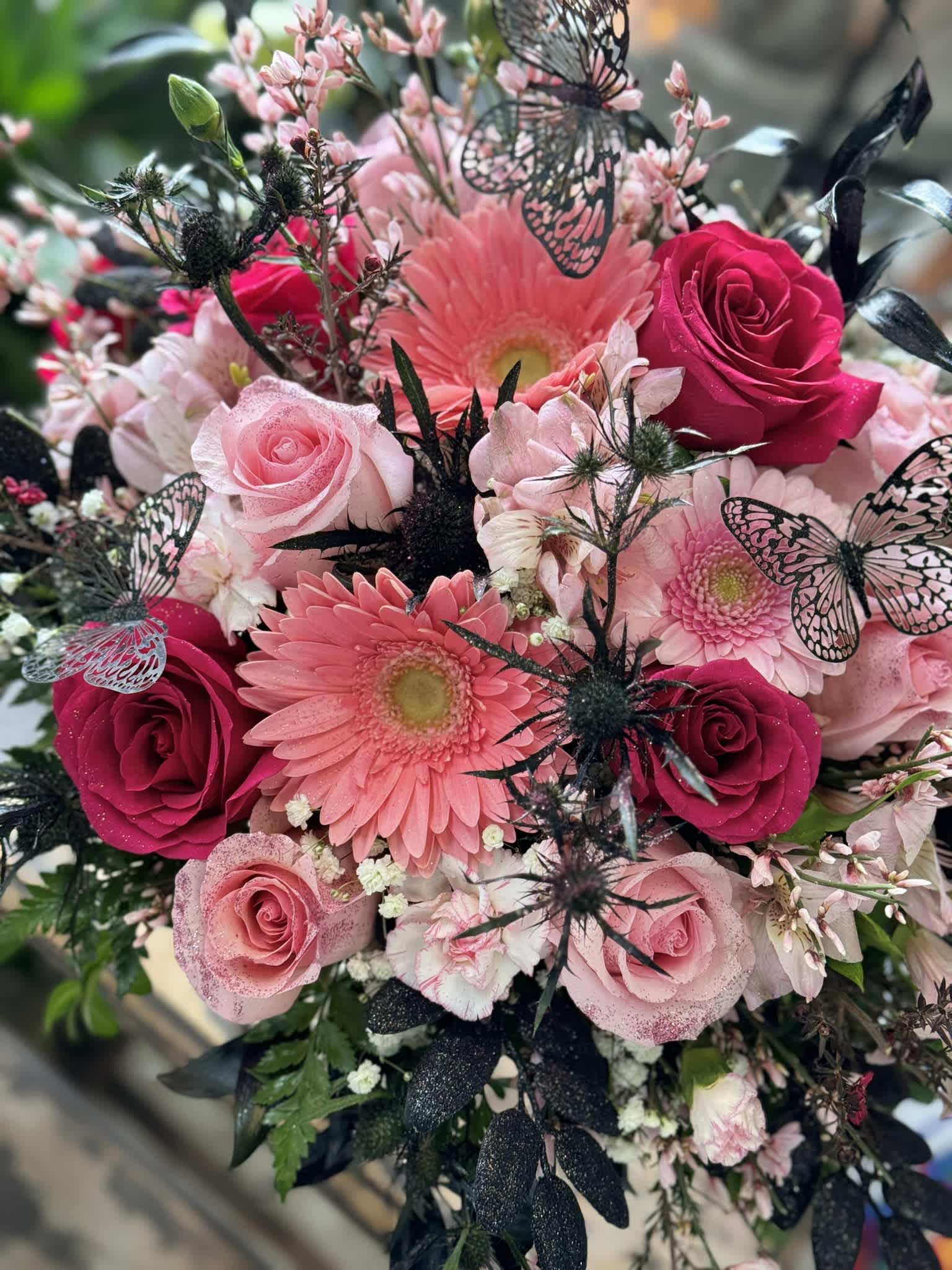 Fresh flowers daily, with top quality designs