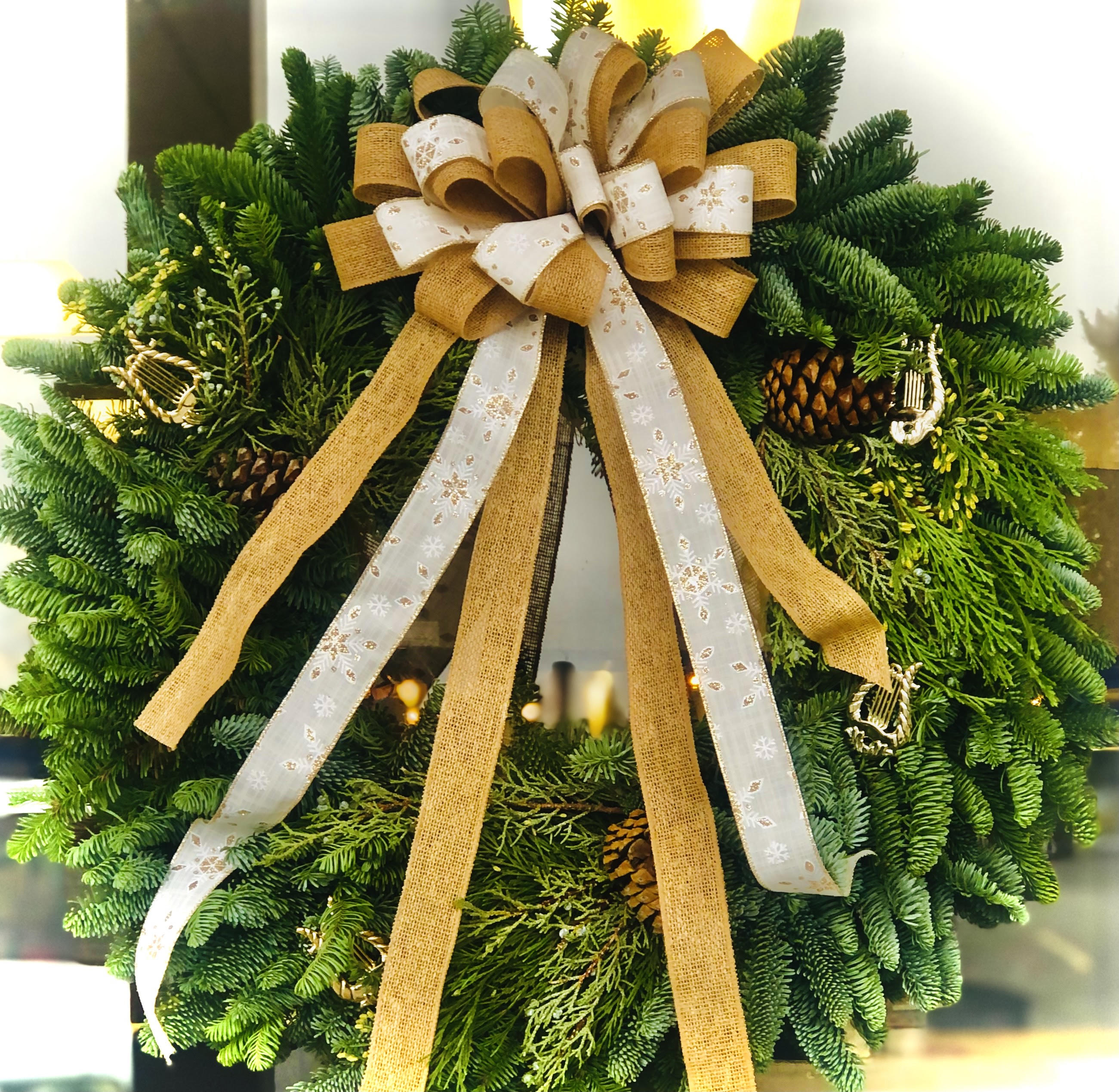 Sending a Christmas Wreath Same Day Delivery 