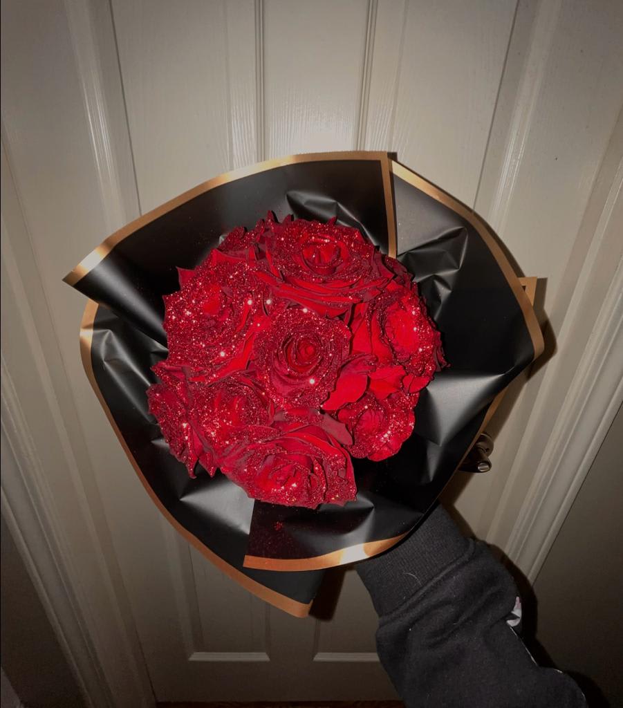 Glitter roses