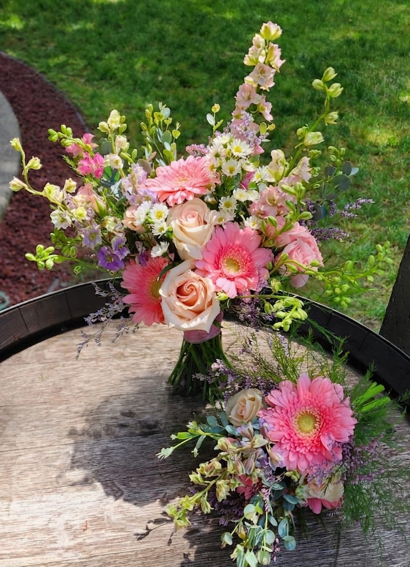 Bridal bouquet with soft pink roses and peaches..