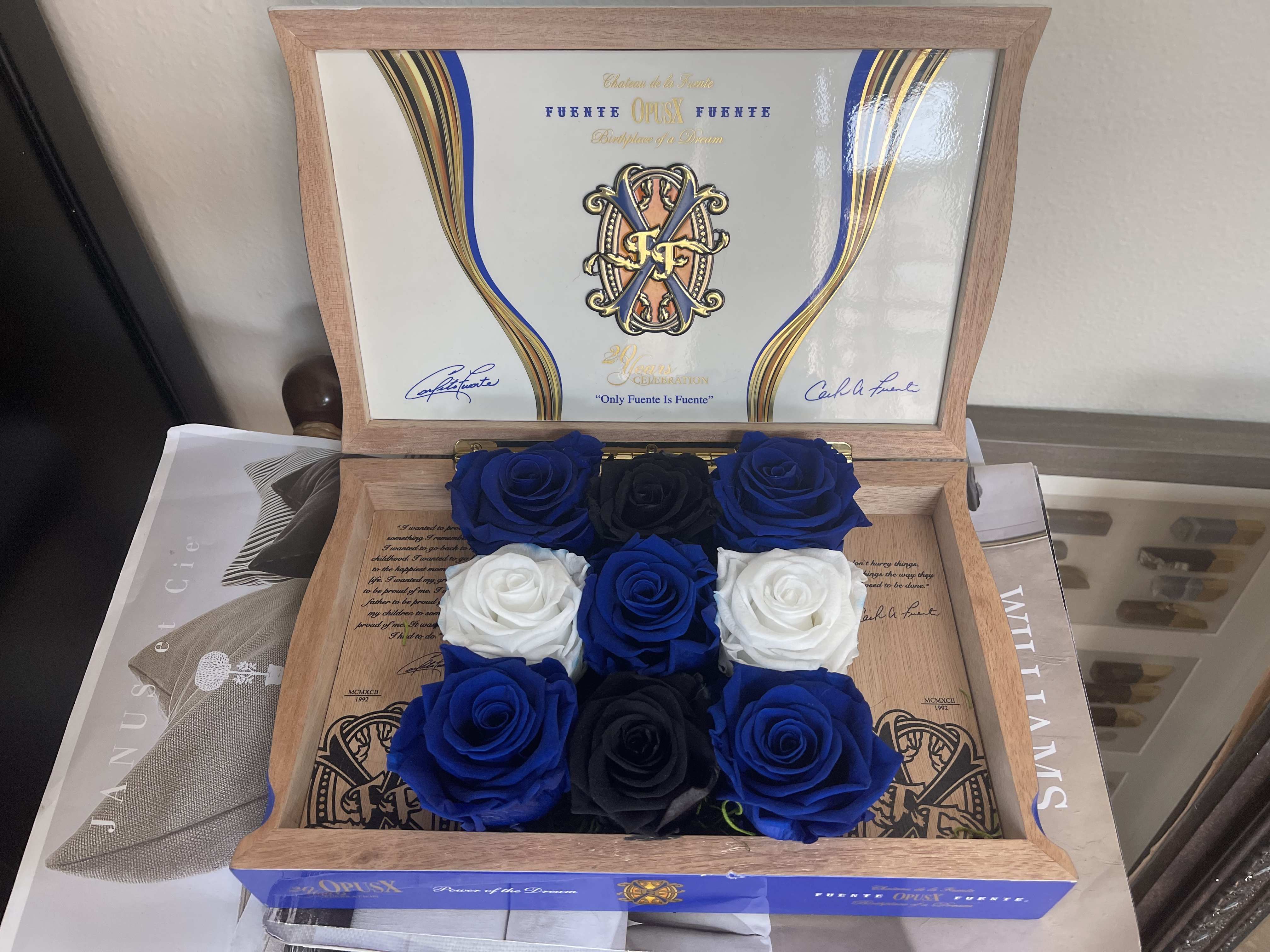 Mon Pere Cigar Box Roses 