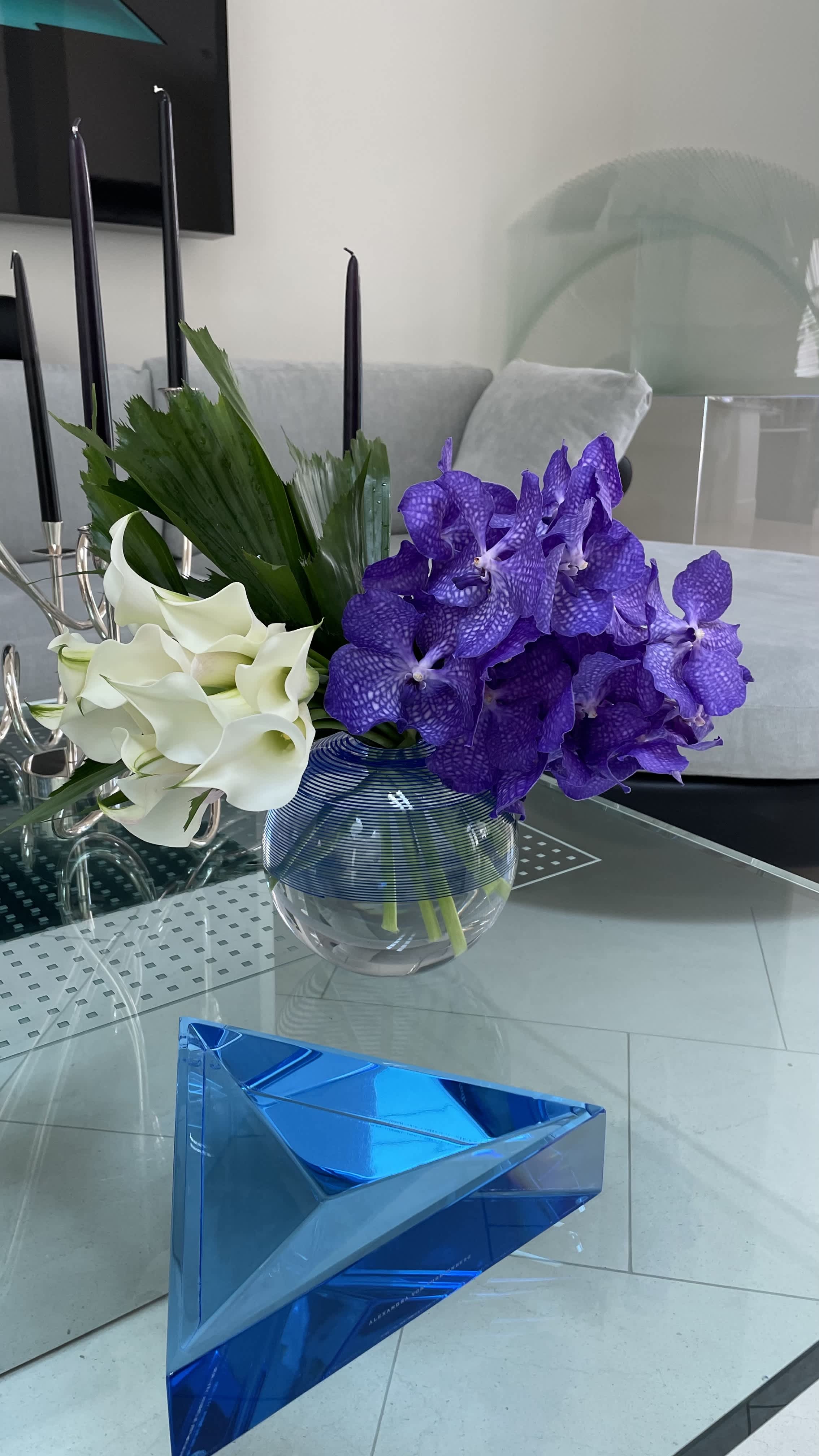 Weekly house flowers