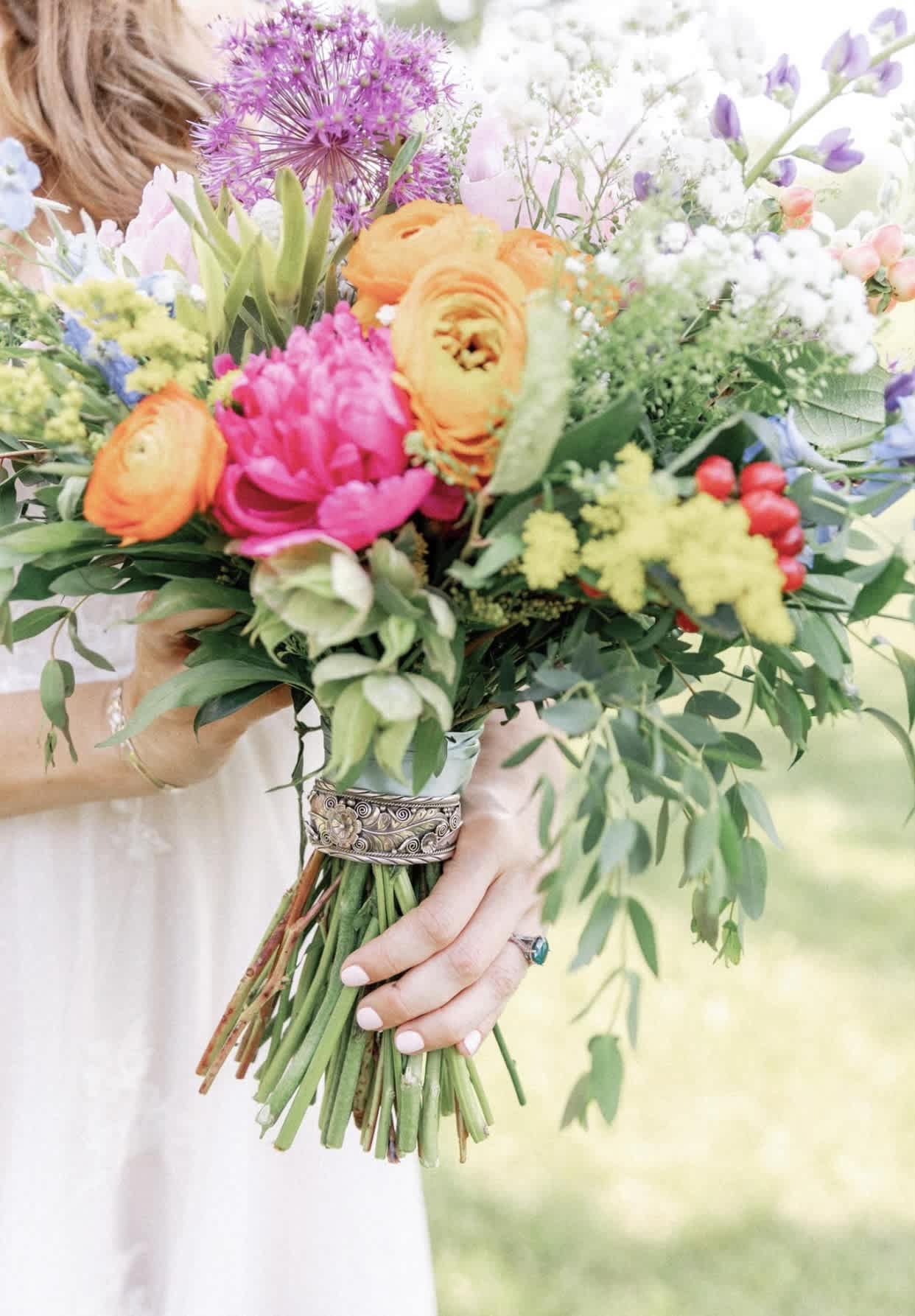 Embellishments to Enhance Your Wedding Bouquet