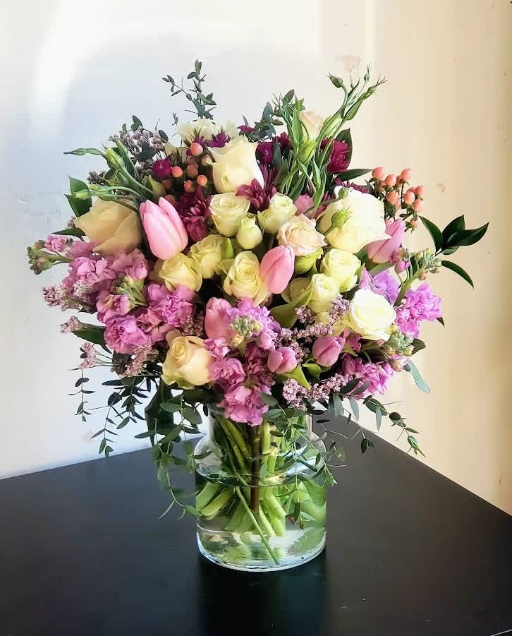 Send Flowers Now & Savor the Spring Vibes Later