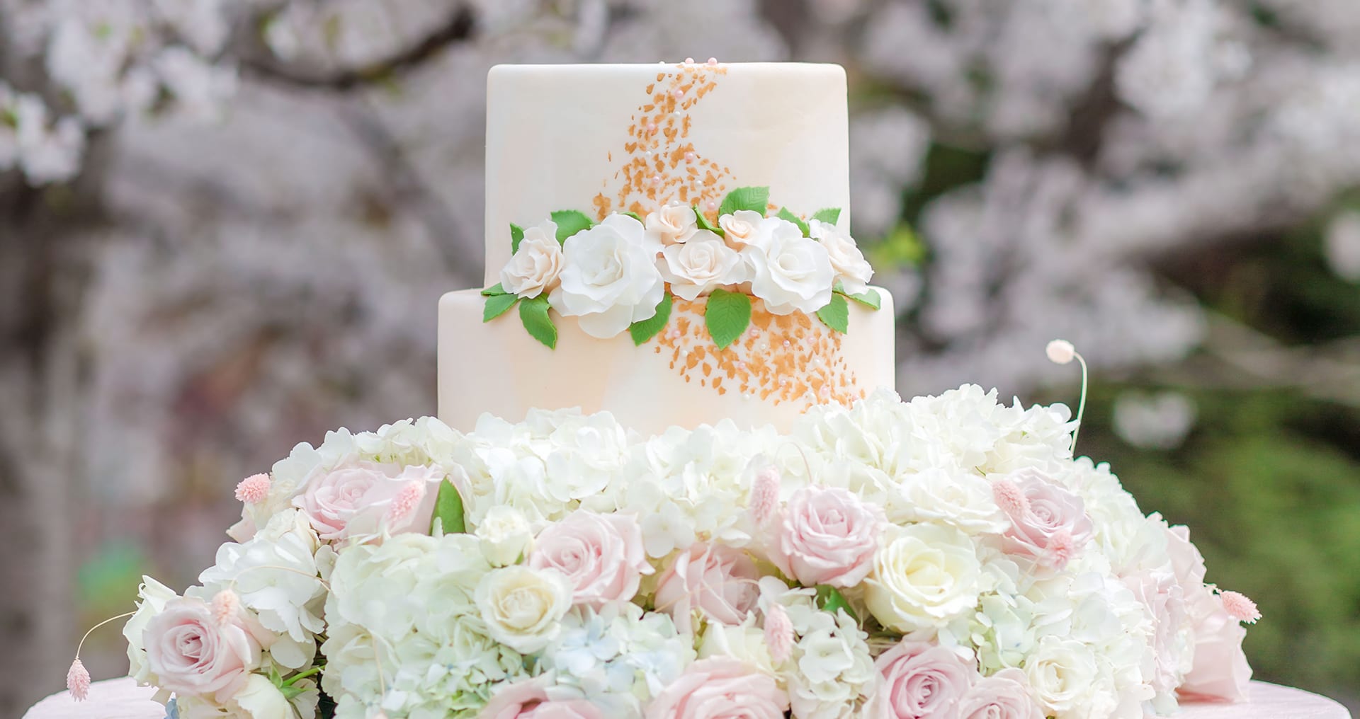 Livingston Florist Flower Delivery by Scarlett Blooms