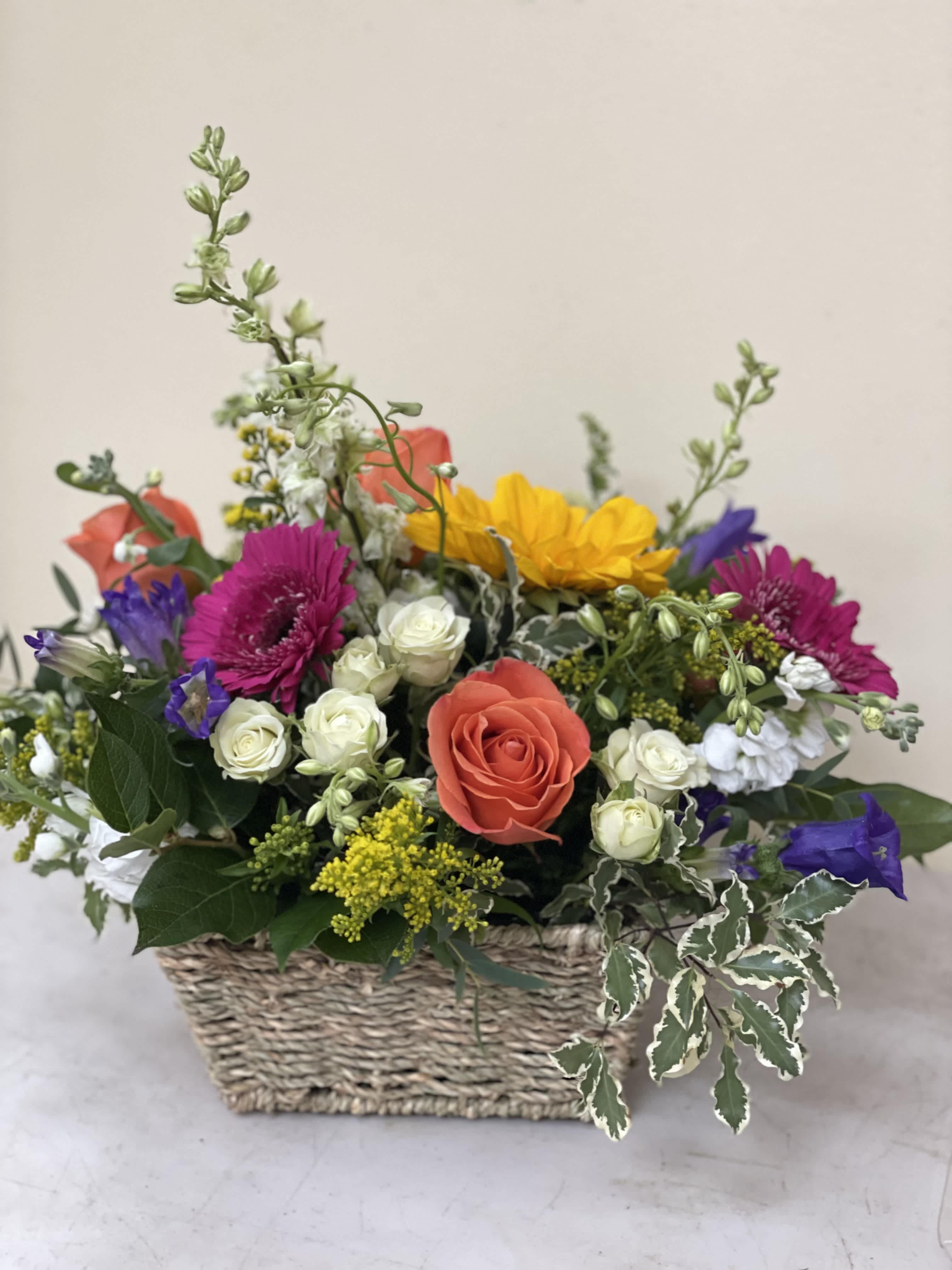 A timeless basket of Blooms