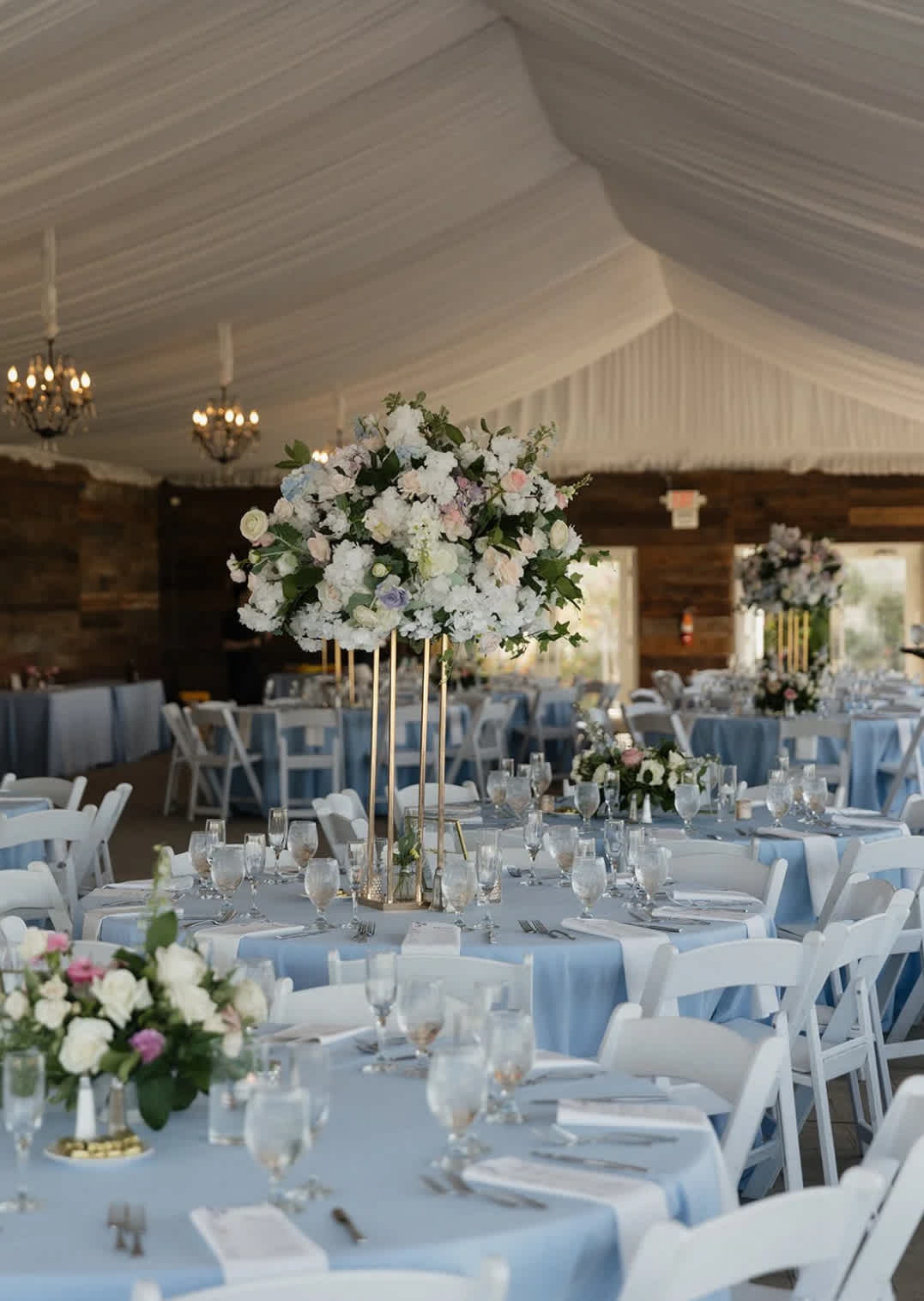 Centerpiece Ideas to Elevate Your Reception