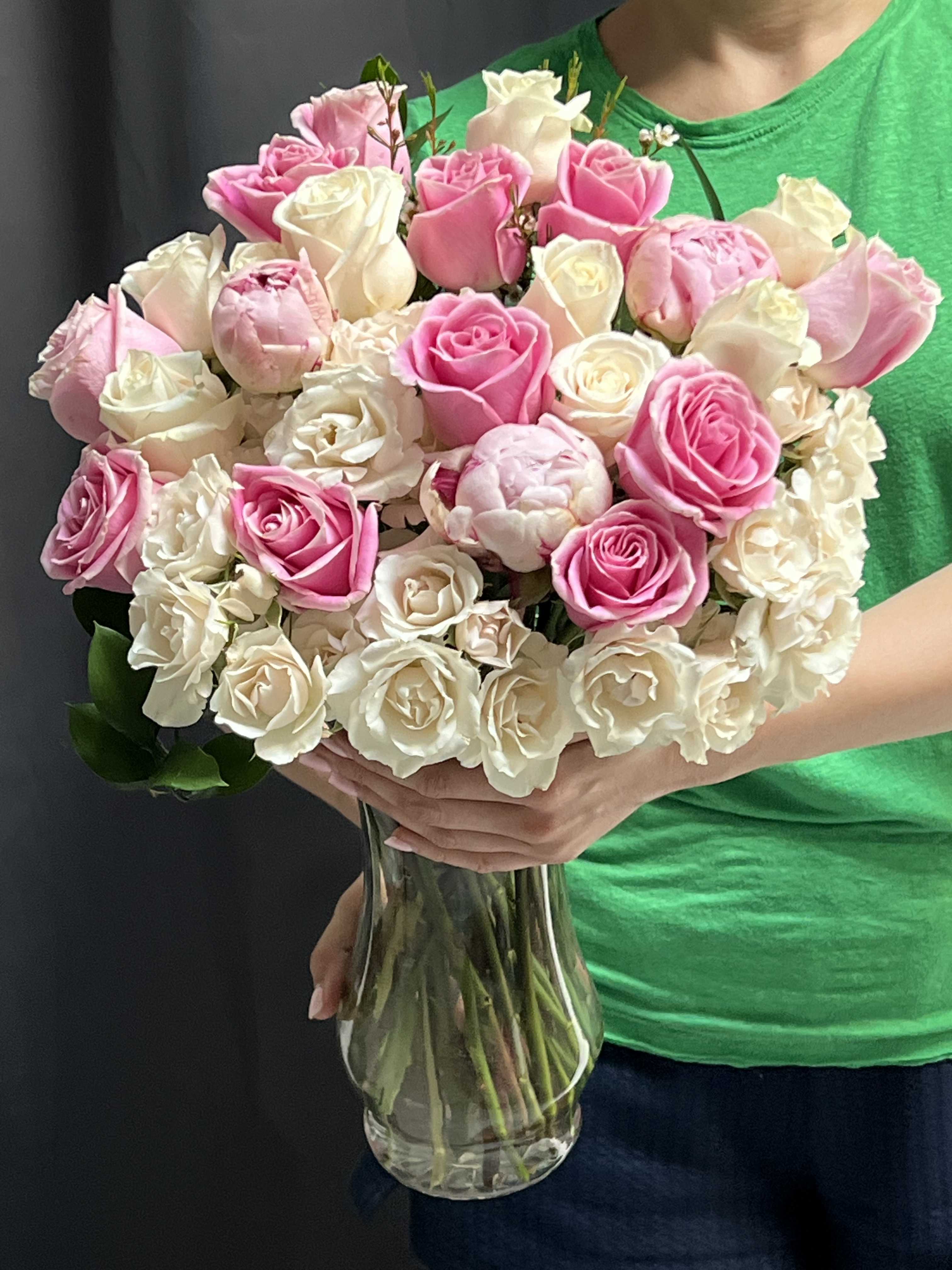 Say ‘I love you’ with beautiful flowers 