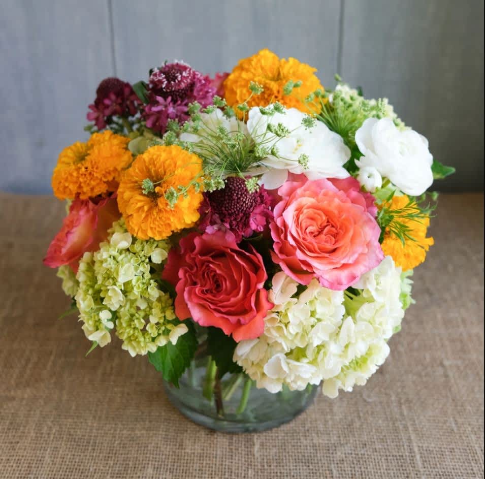August Is the Perfect Month to Send Flowers